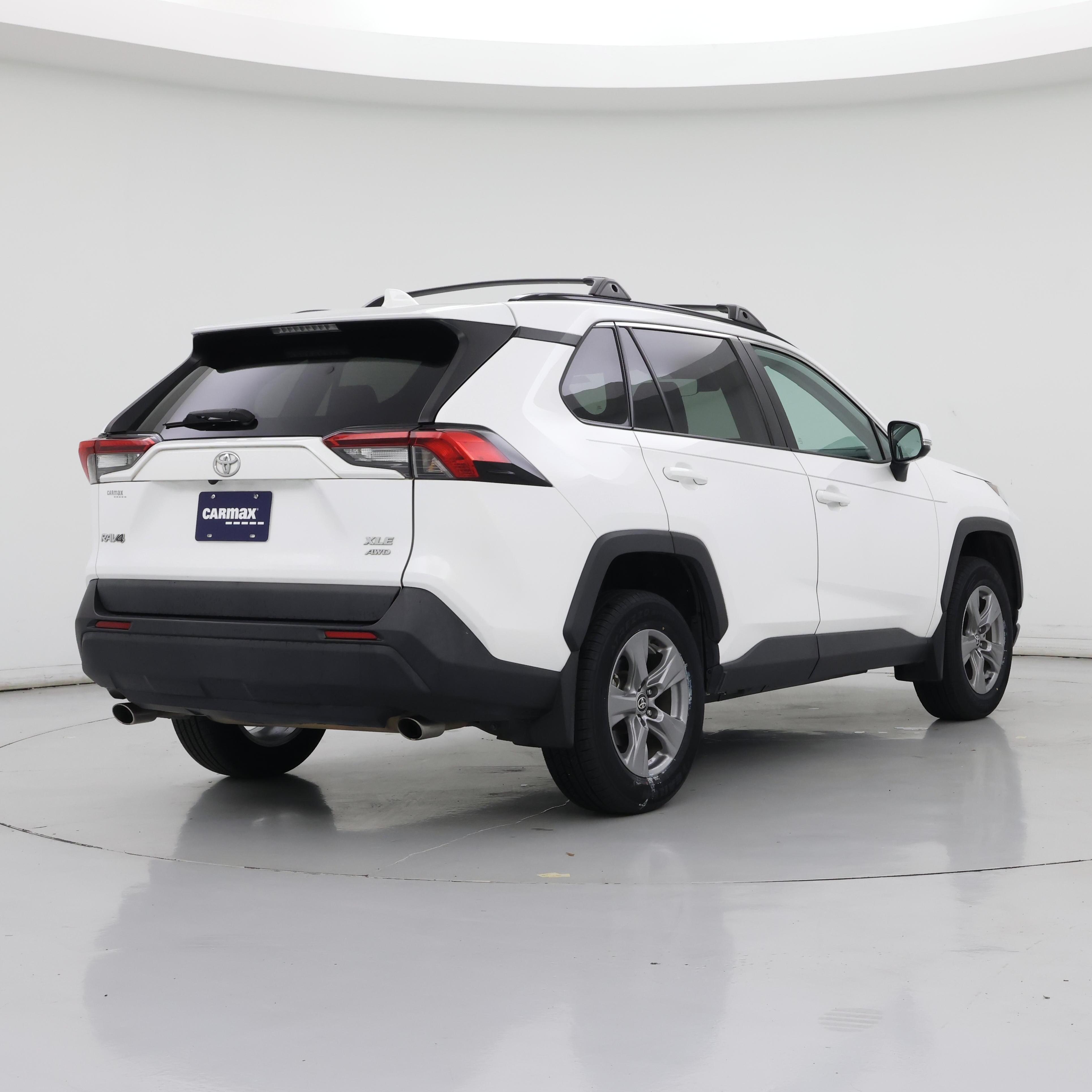 Thumbnail: 2022 Toyota RAV4 - 8