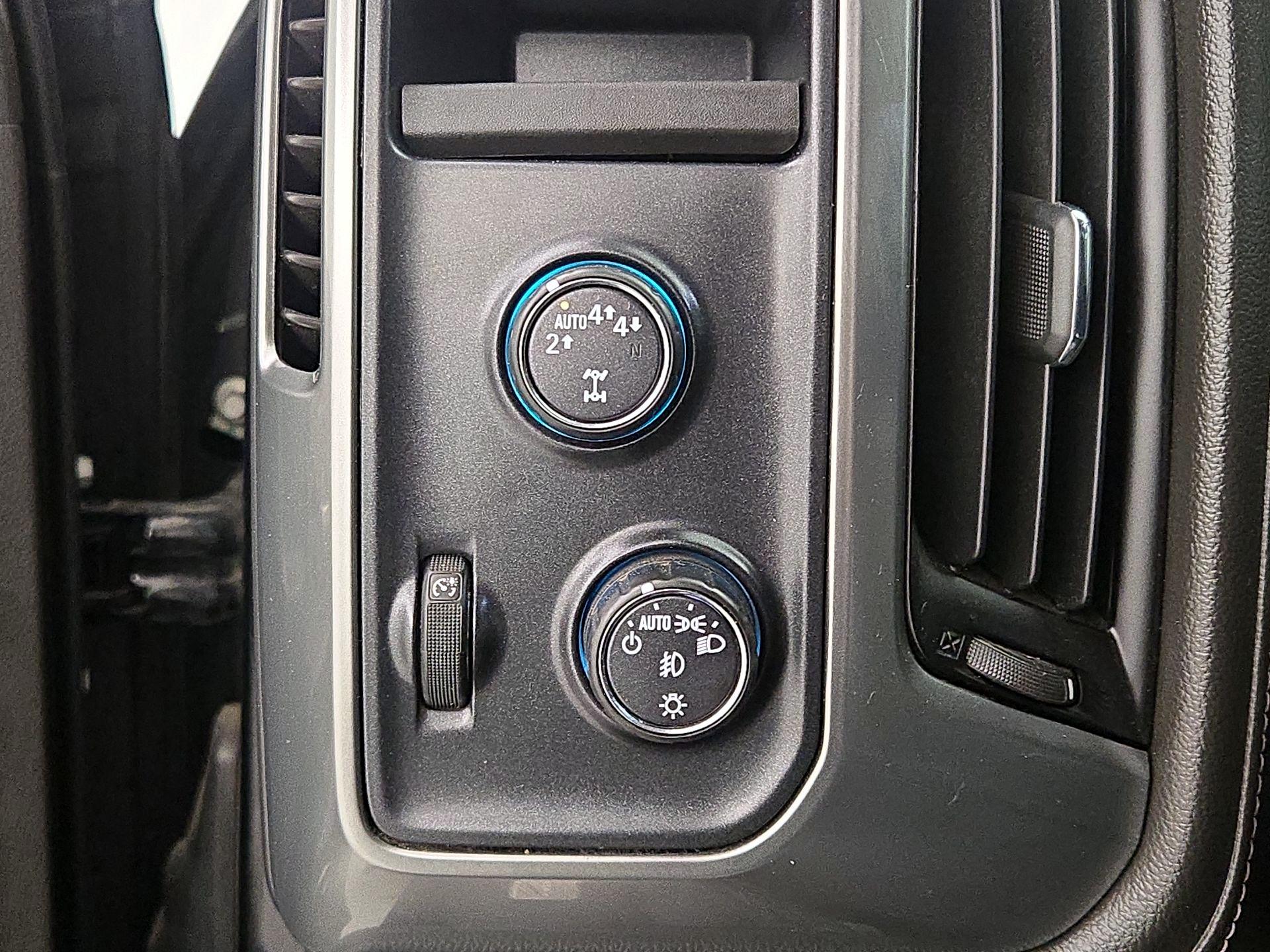 Thumbnail: 2017 Chevrolet Silverado 1500 - 13