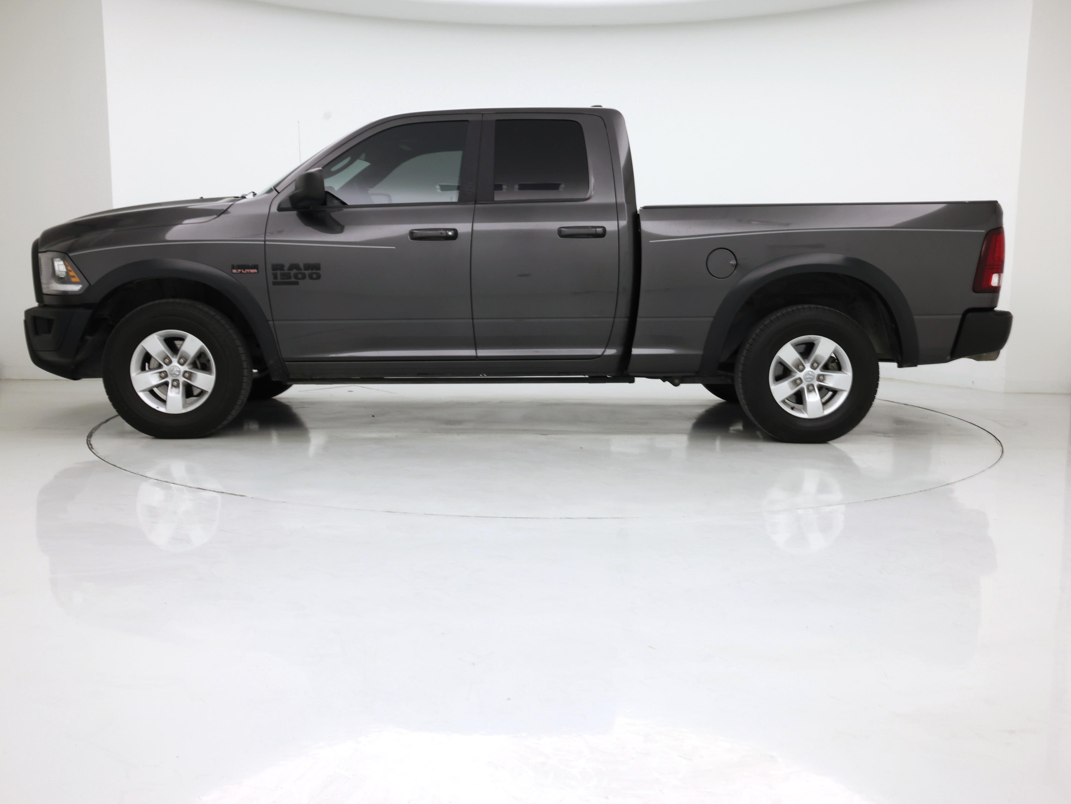 Thumbnail: 2022 RAM 1500 Classic - 3