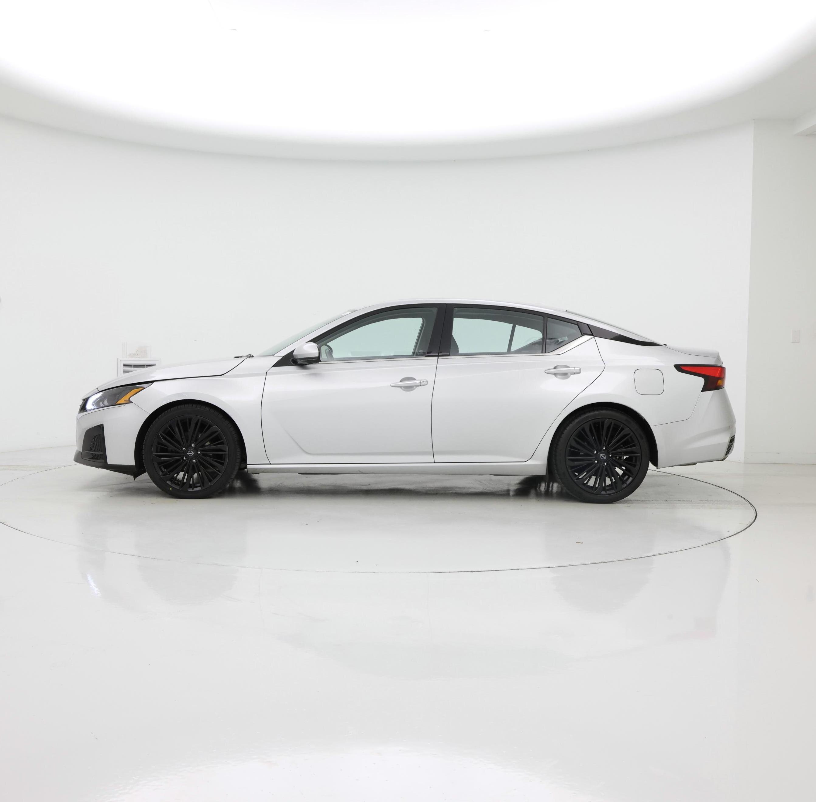 Thumbnail: 2023 Nissan Altima - 3