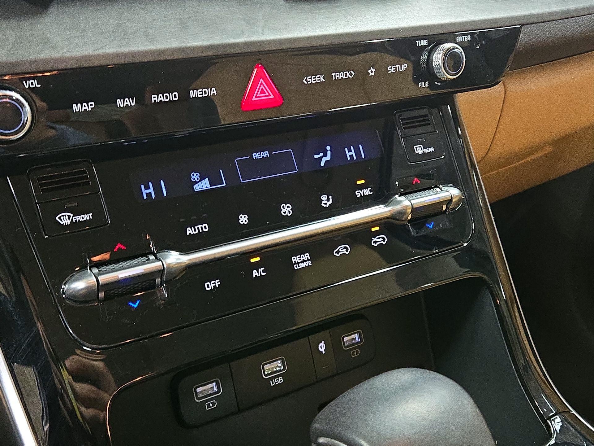 Thumbnail: 2024 Kia Carnival - 17