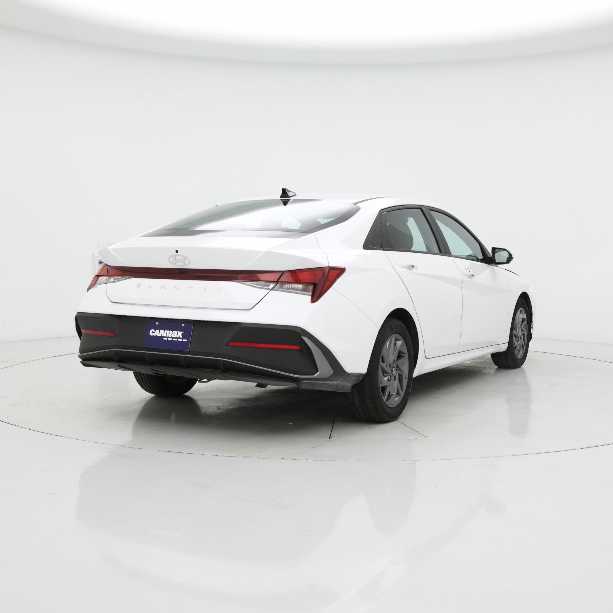 Thumbnail: 2024 Hyundai Elantra - 8