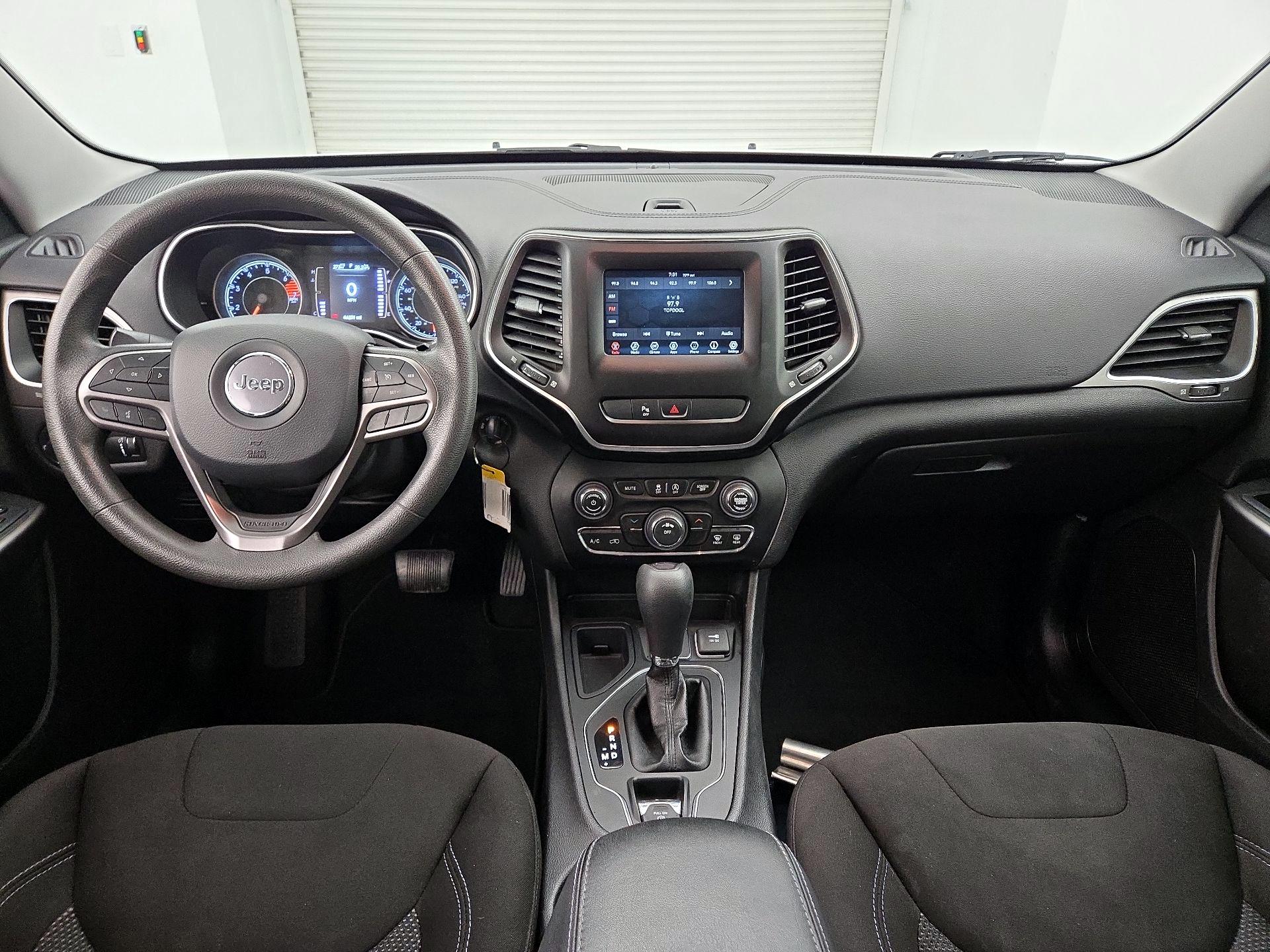 Thumbnail: 2020 Jeep Cherokee - 9