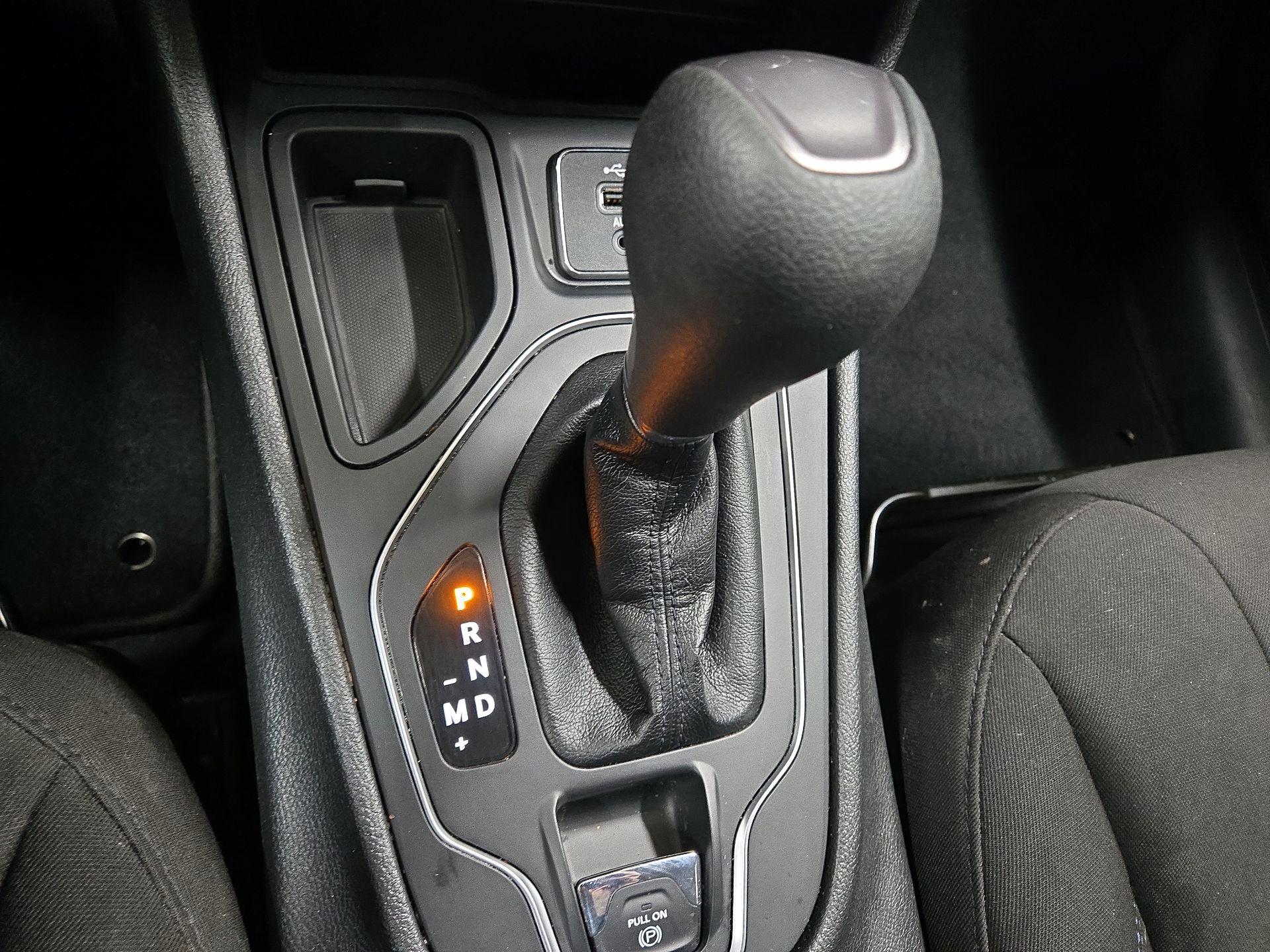 Thumbnail: 2020 Jeep Cherokee - 16