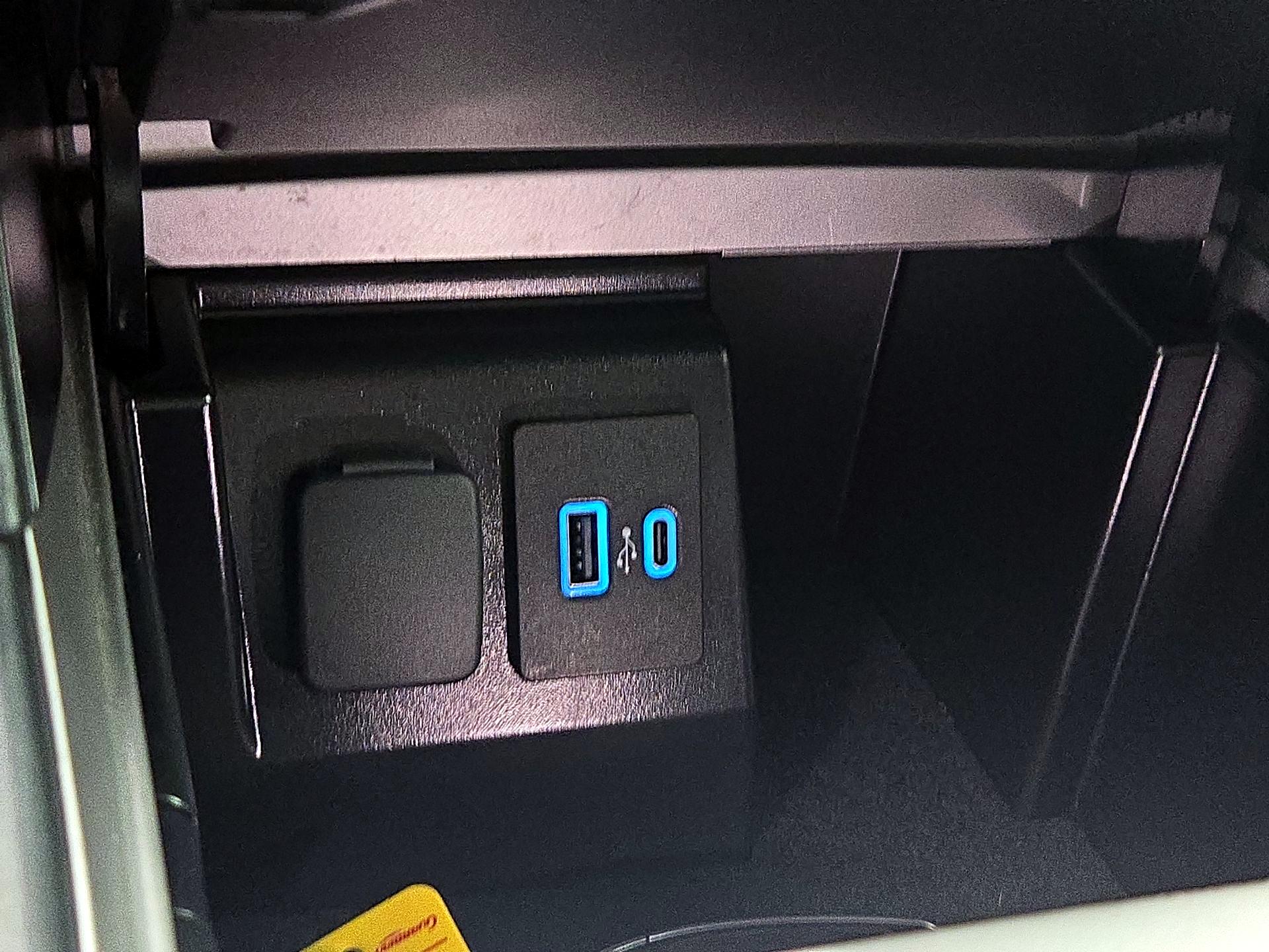 Thumbnail: 2022 Ford Explorer - 18