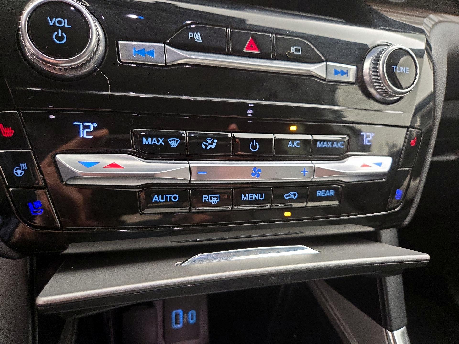 Thumbnail: 2021 Ford Explorer - 17