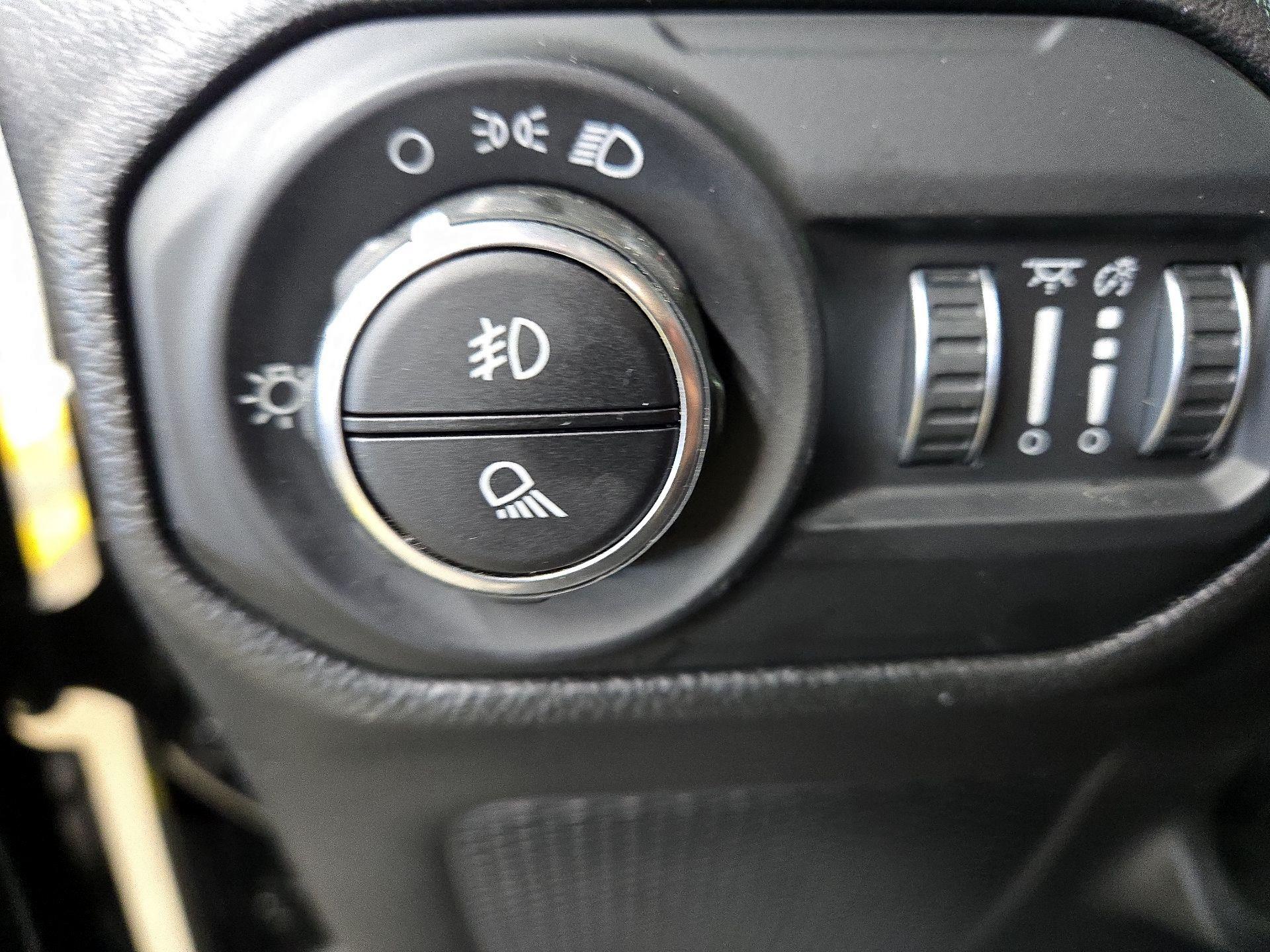 Thumbnail: 2022 Jeep Gladiator - 13