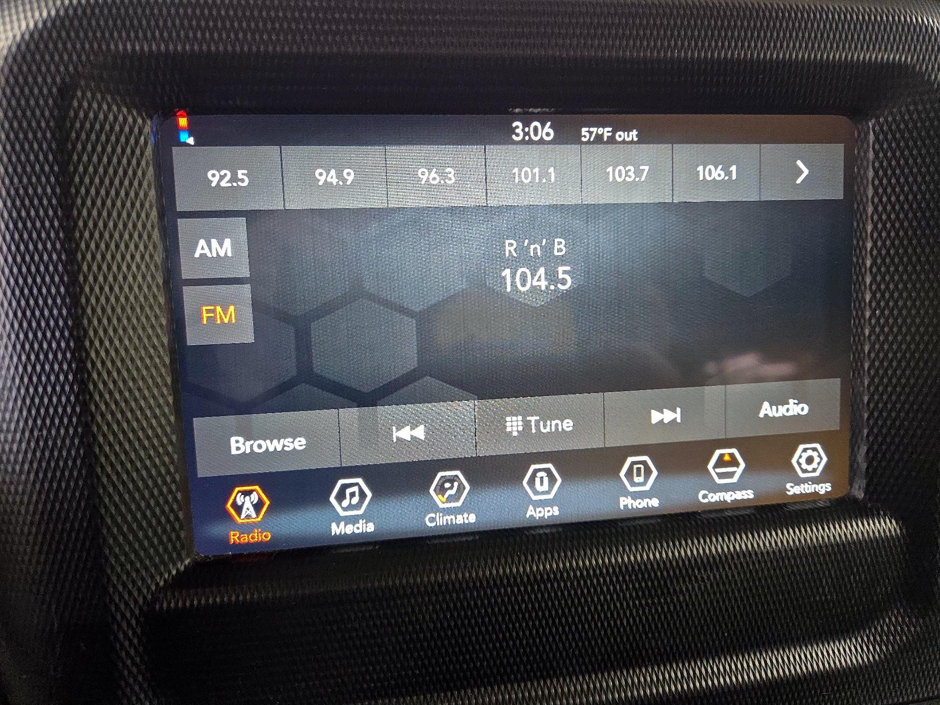 Thumbnail: 2022 Jeep Gladiator - 14