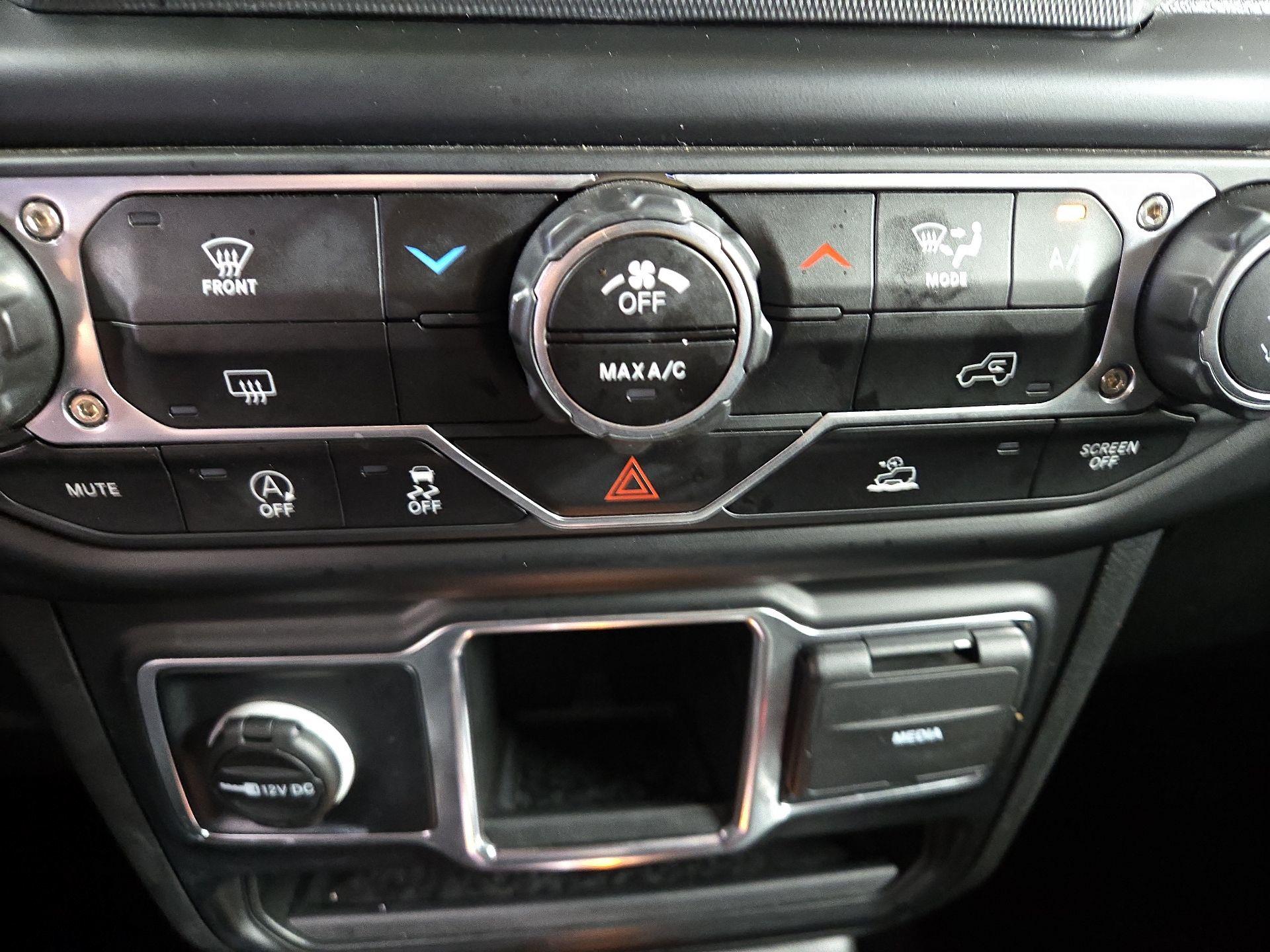 Thumbnail: 2022 Jeep Gladiator - 15