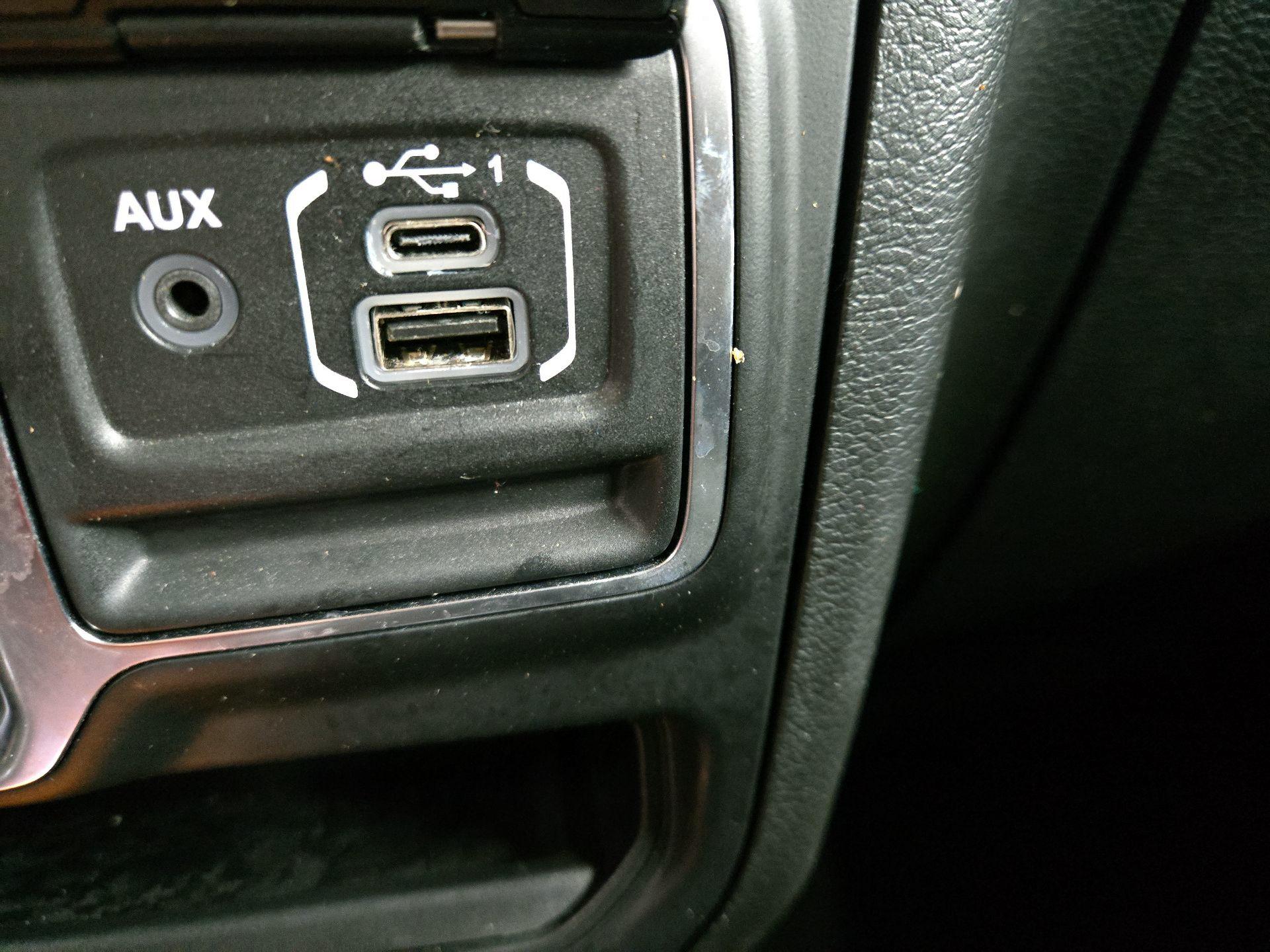 Thumbnail: 2022 Jeep Gladiator - 17