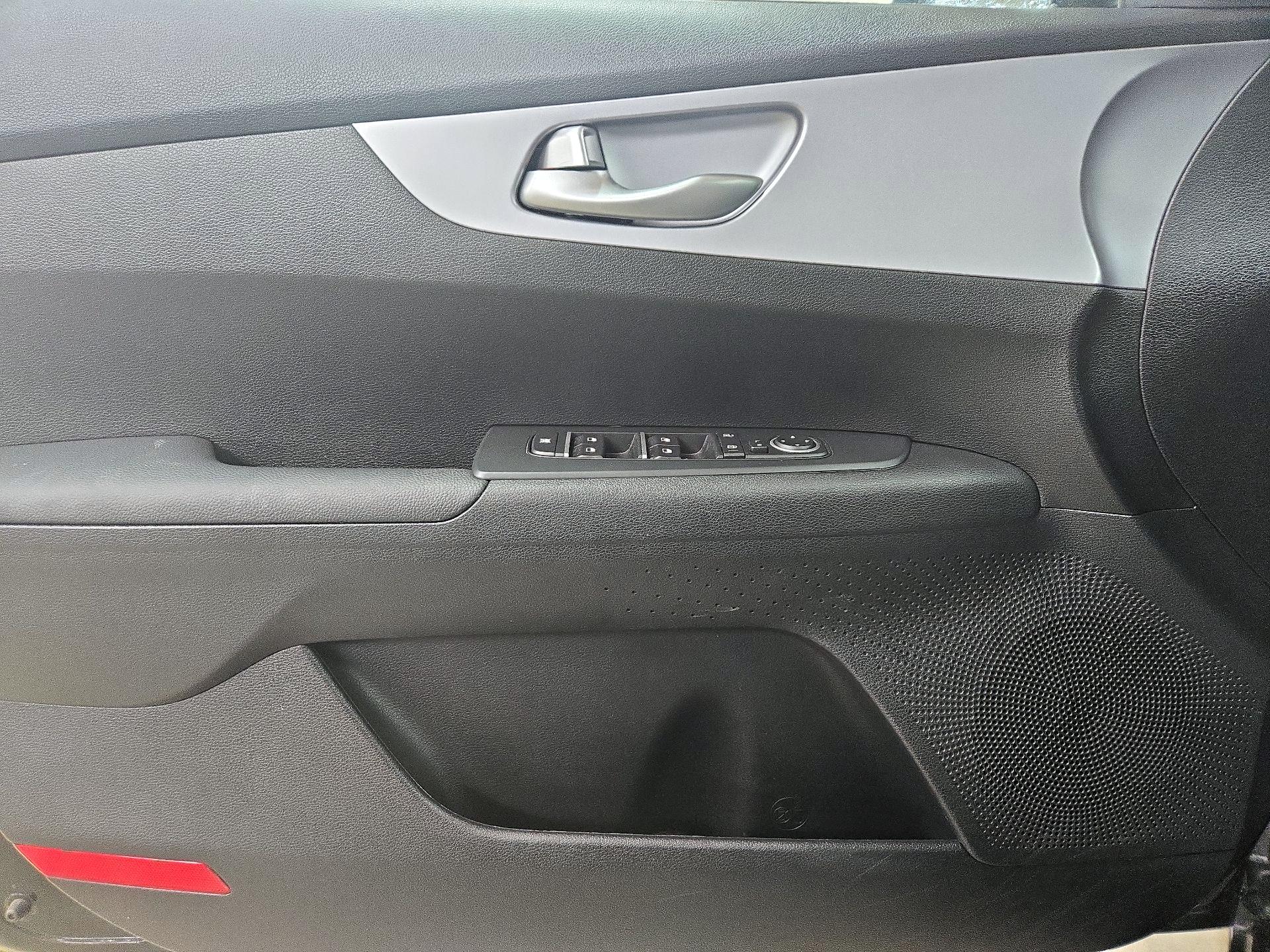 Thumbnail: 2024 Kia Forte - 12