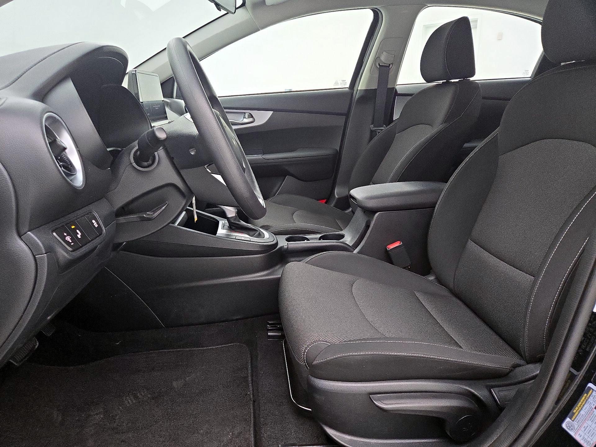 Thumbnail: 2024 Kia Forte - 11