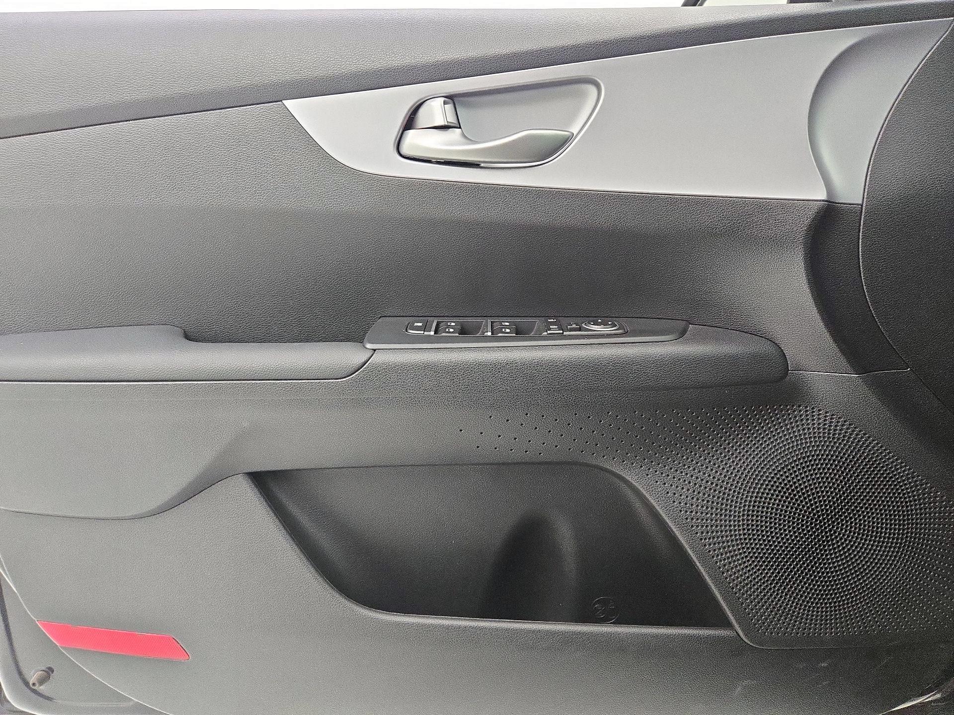 Thumbnail: 2024 Kia Forte - 12