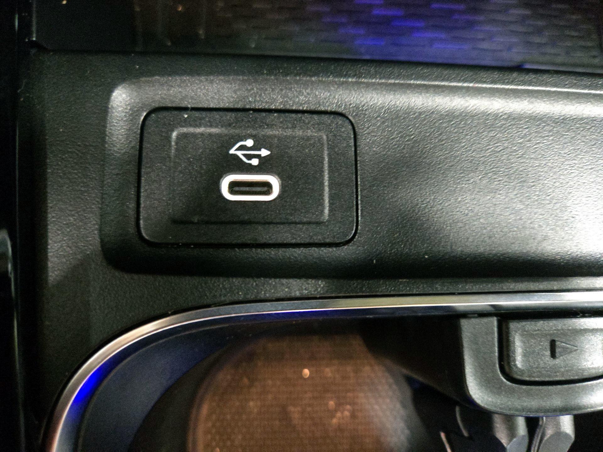 Thumbnail: 2025 Mercedes-Benz GLA - 16