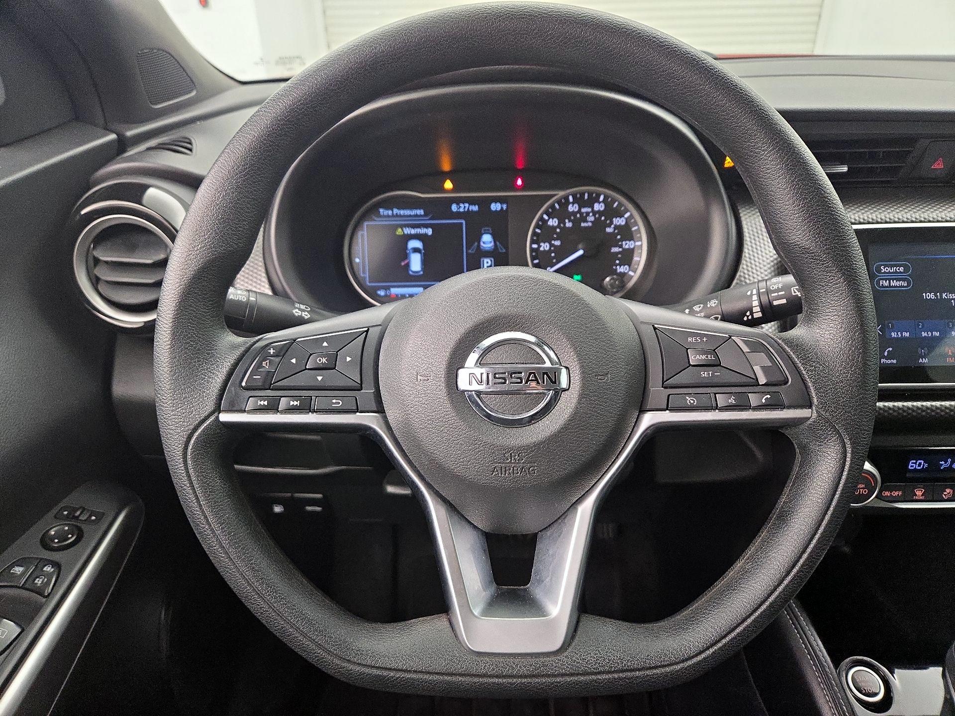 Thumbnail: 2020 Nissan Kicks - 10