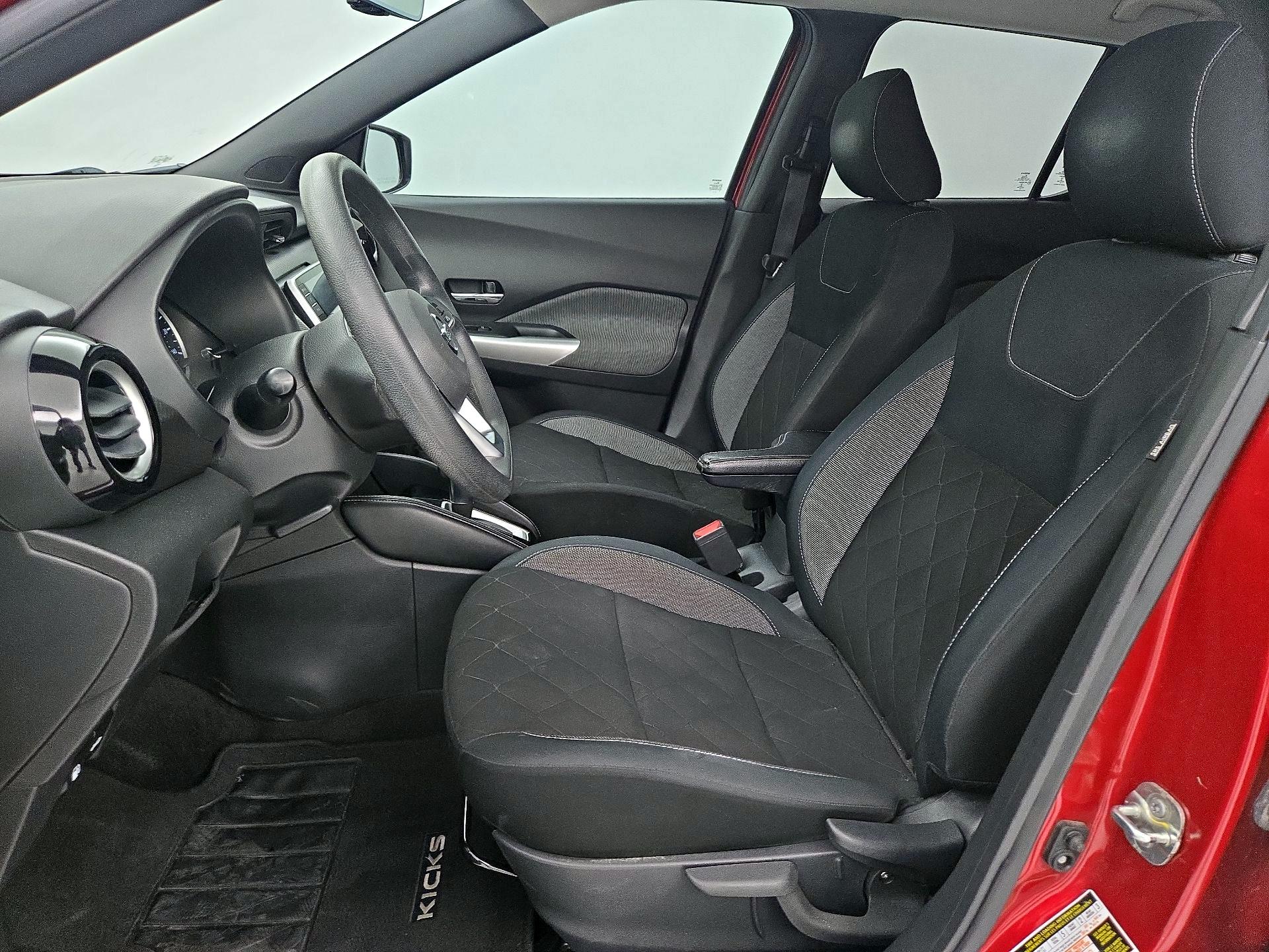 Thumbnail: 2020 Nissan Kicks - 11