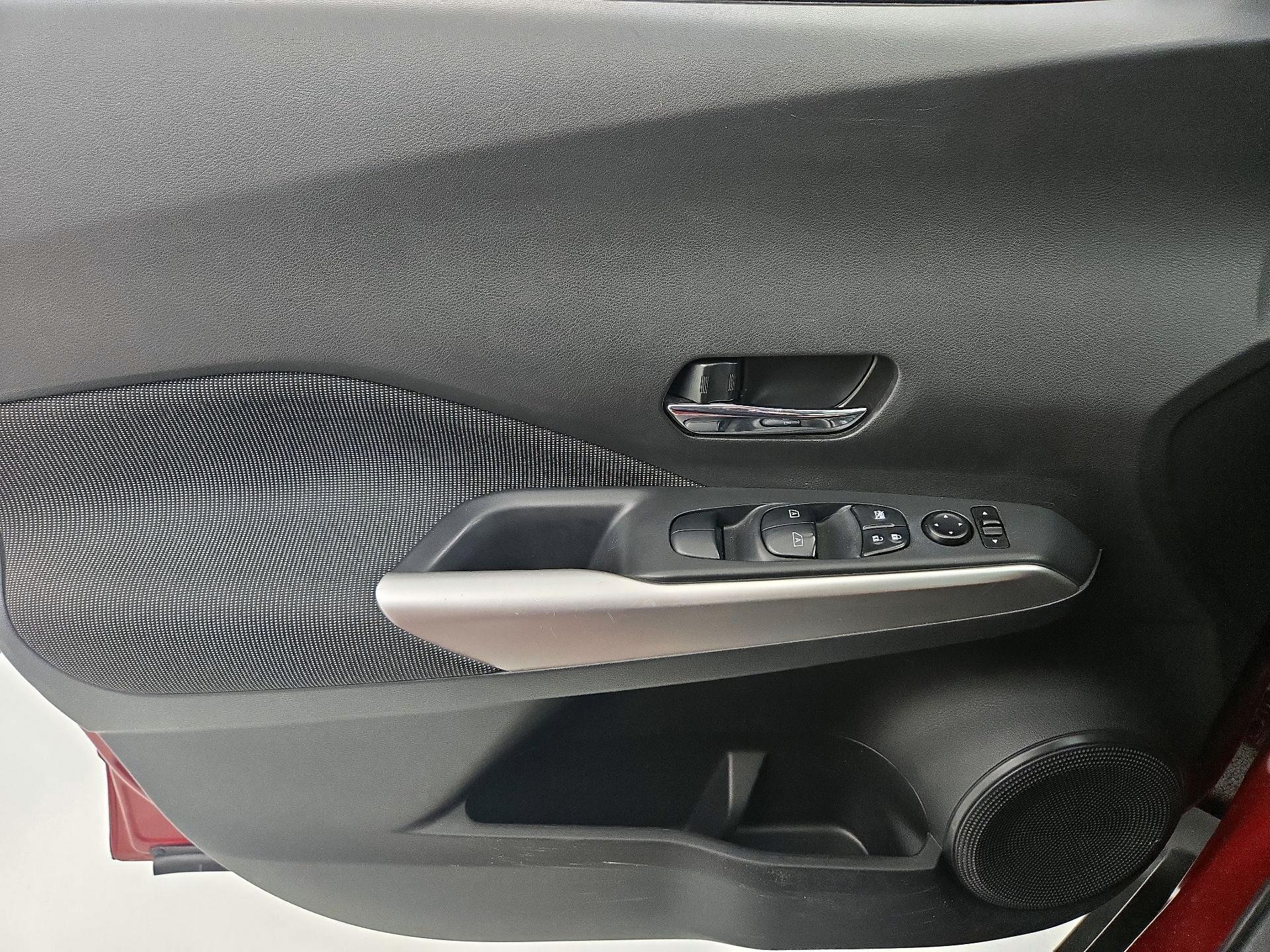 Thumbnail: 2020 Nissan Kicks - 12