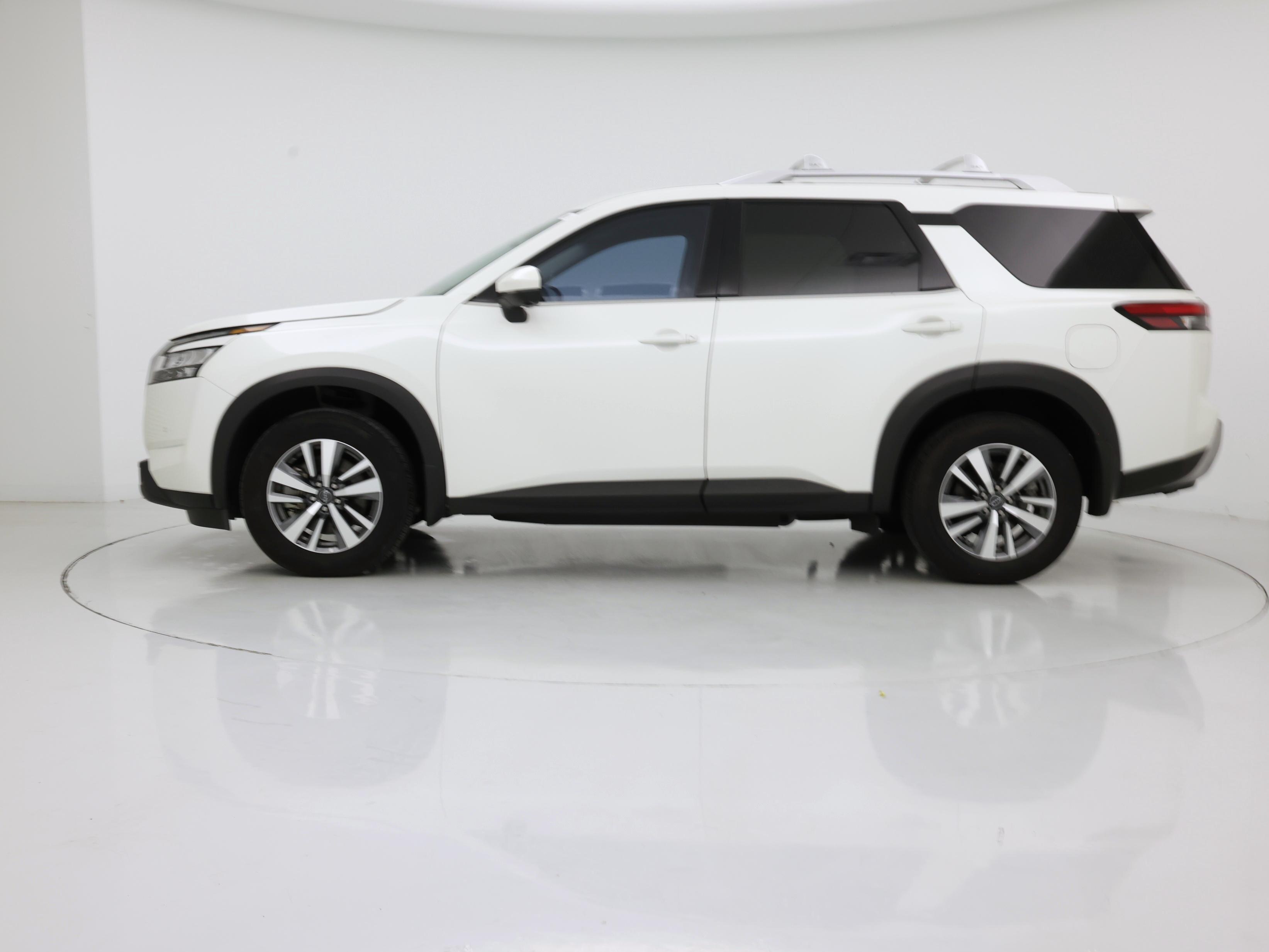 Thumbnail: 2024 Nissan Pathfinder - 3
