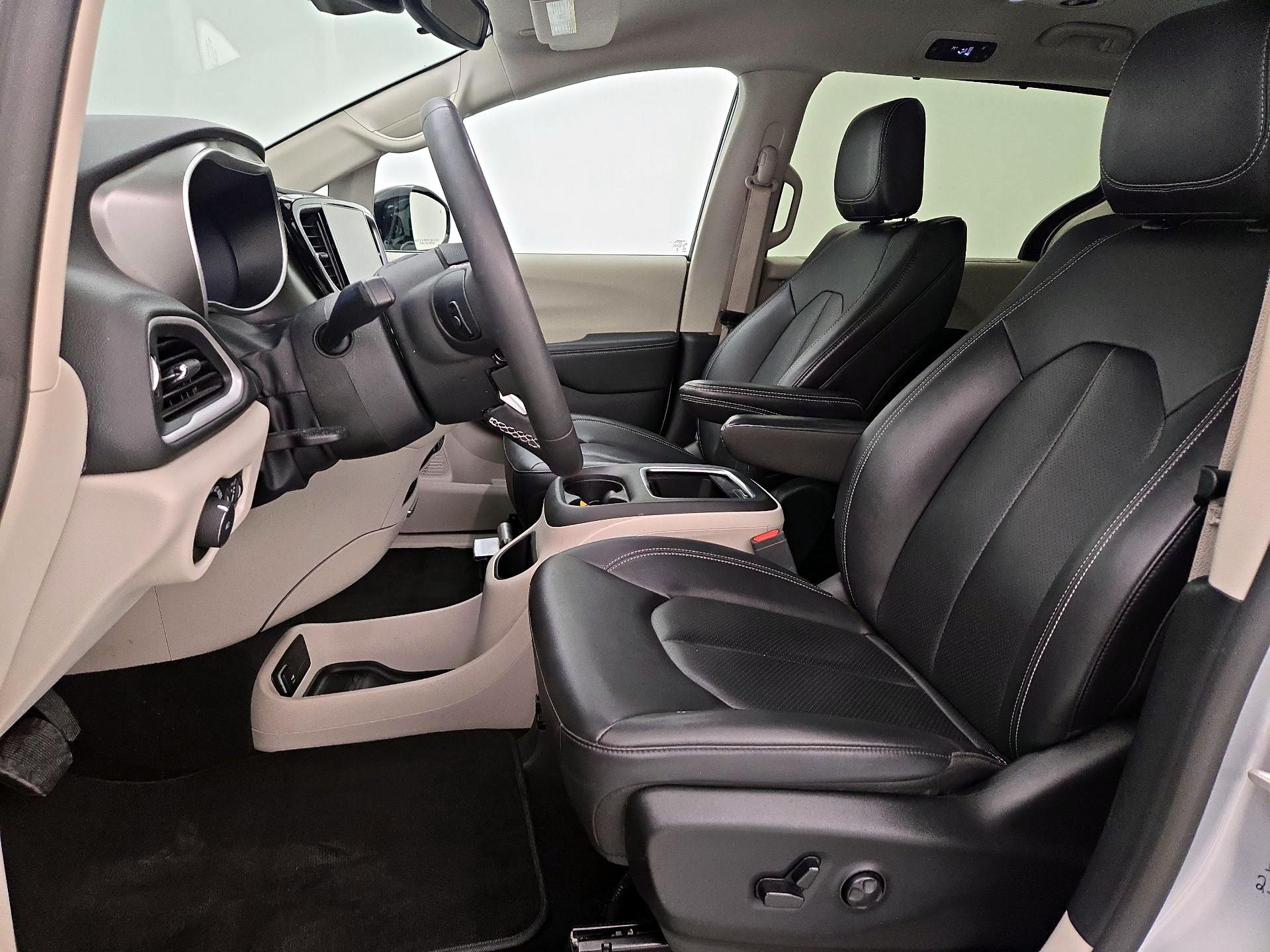 Thumbnail: 2024 Chrysler Pacifica - 11