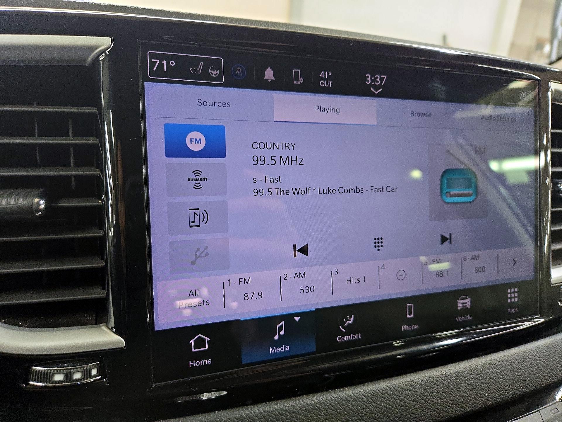 Thumbnail: 2024 Chrysler Pacifica - 15