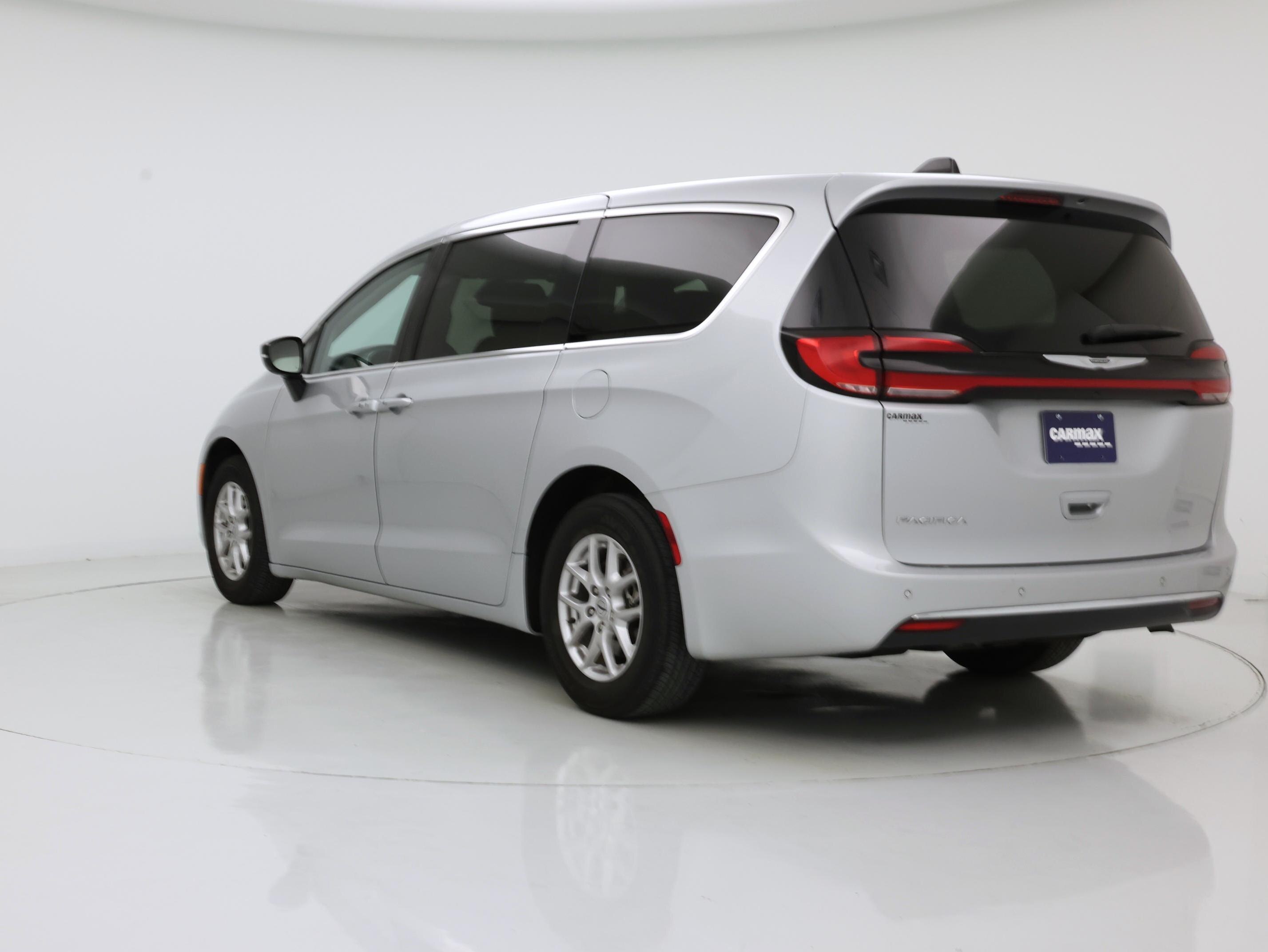 Thumbnail: 2024 Chrysler Pacifica - 2