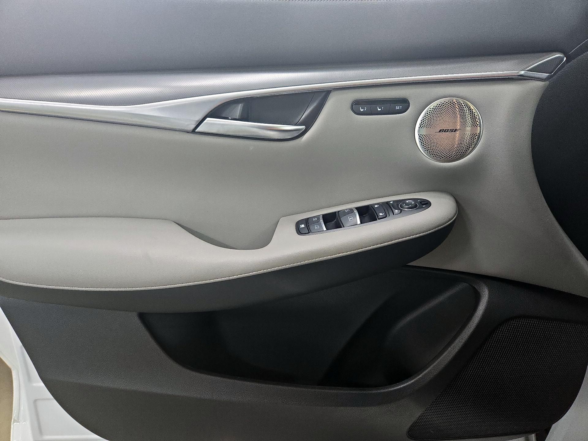 Thumbnail: 2023 INFINITI QX50 - 12