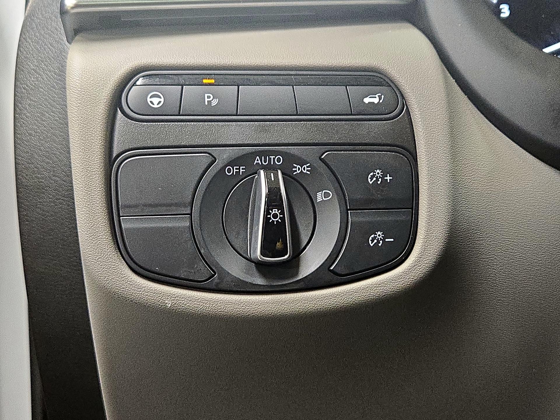 Thumbnail: 2023 INFINITI QX50 - 13