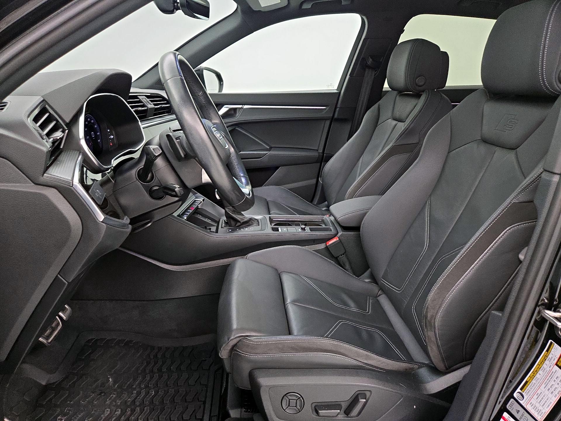 Thumbnail: 2021 Audi Q3 - 11