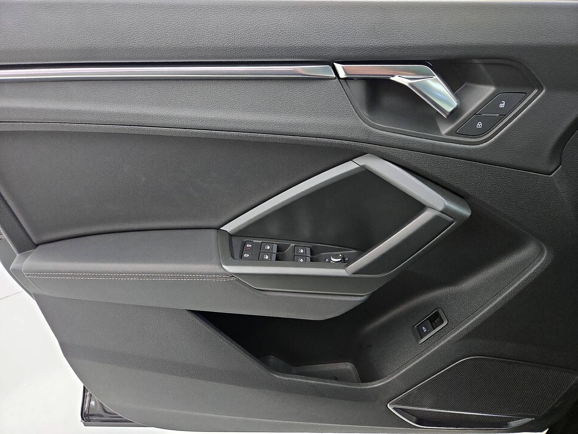 Thumbnail: 2021 Audi Q3 - 12