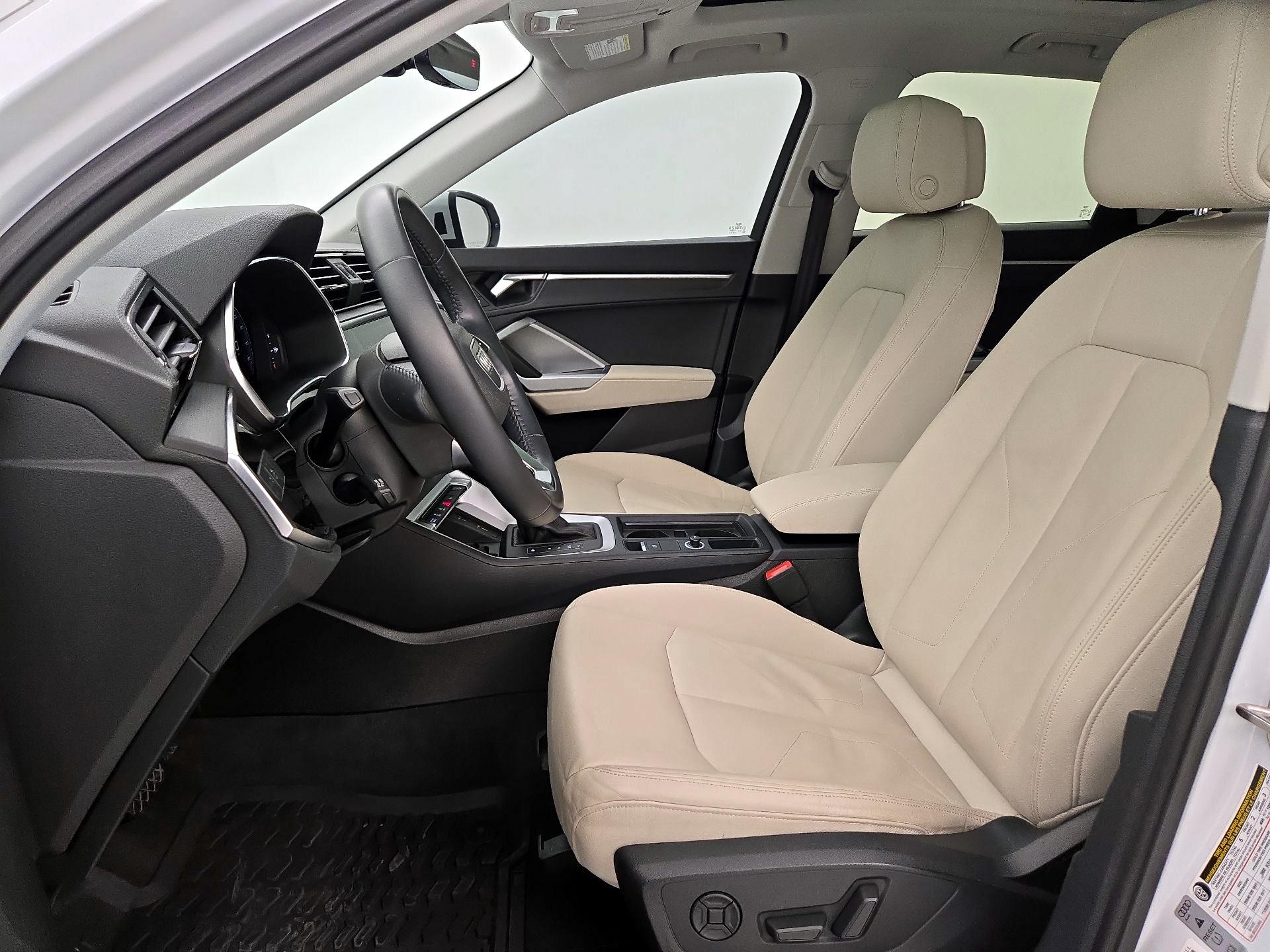 Thumbnail: 2020 Audi Q3 - 11