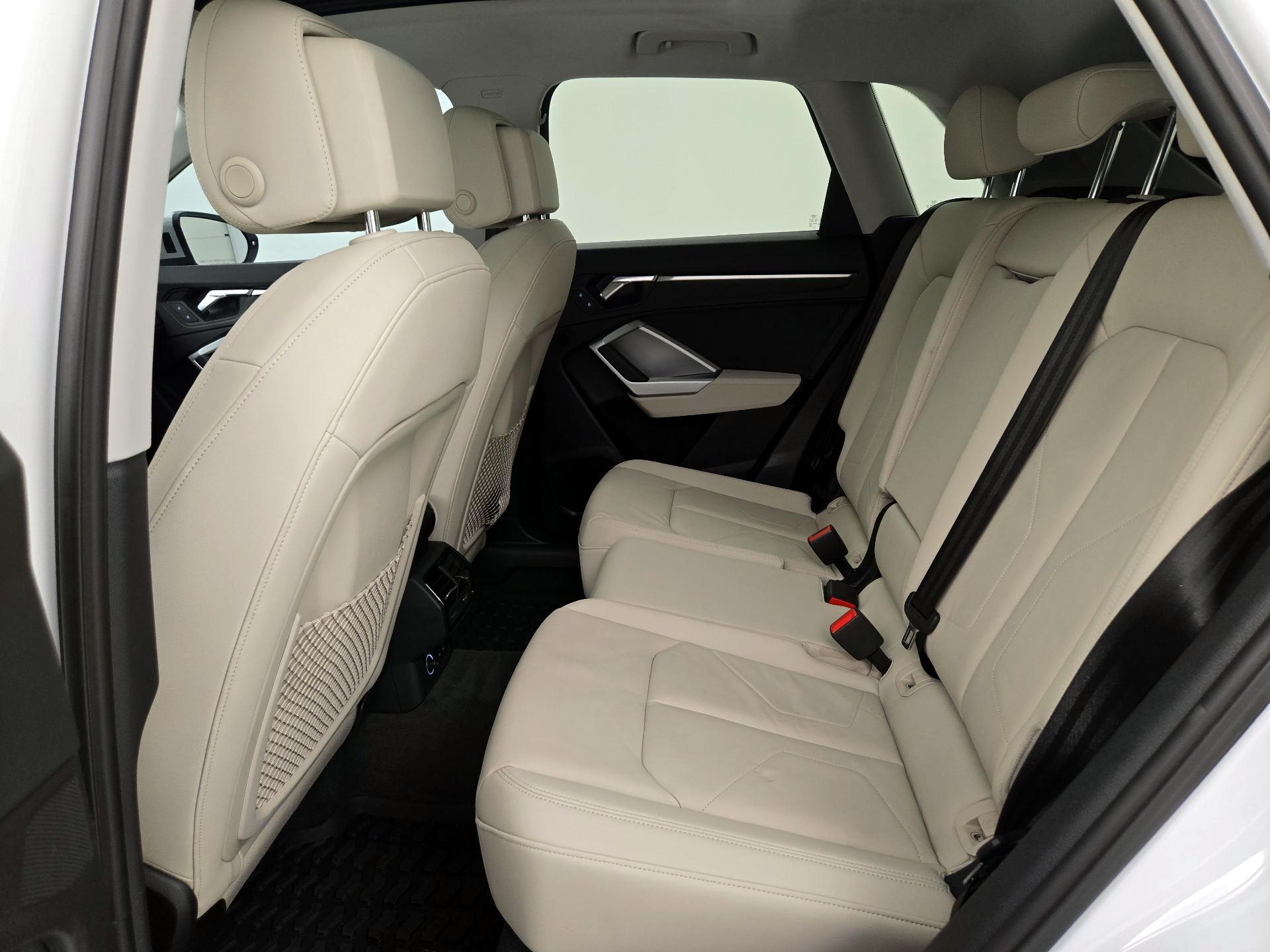 Thumbnail: 2020 Audi Q3 - 20