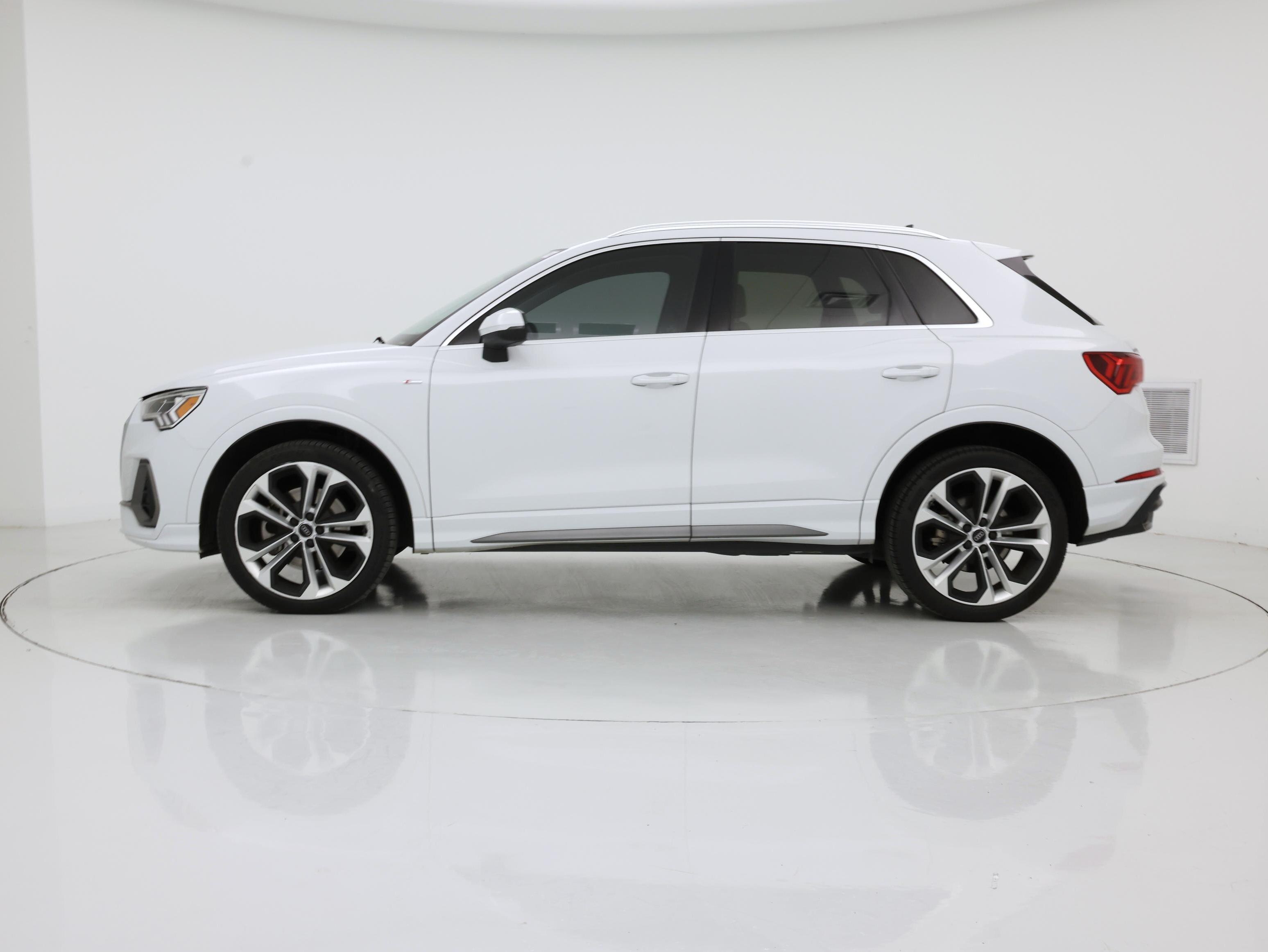 Thumbnail: 2020 Audi Q3 - 3