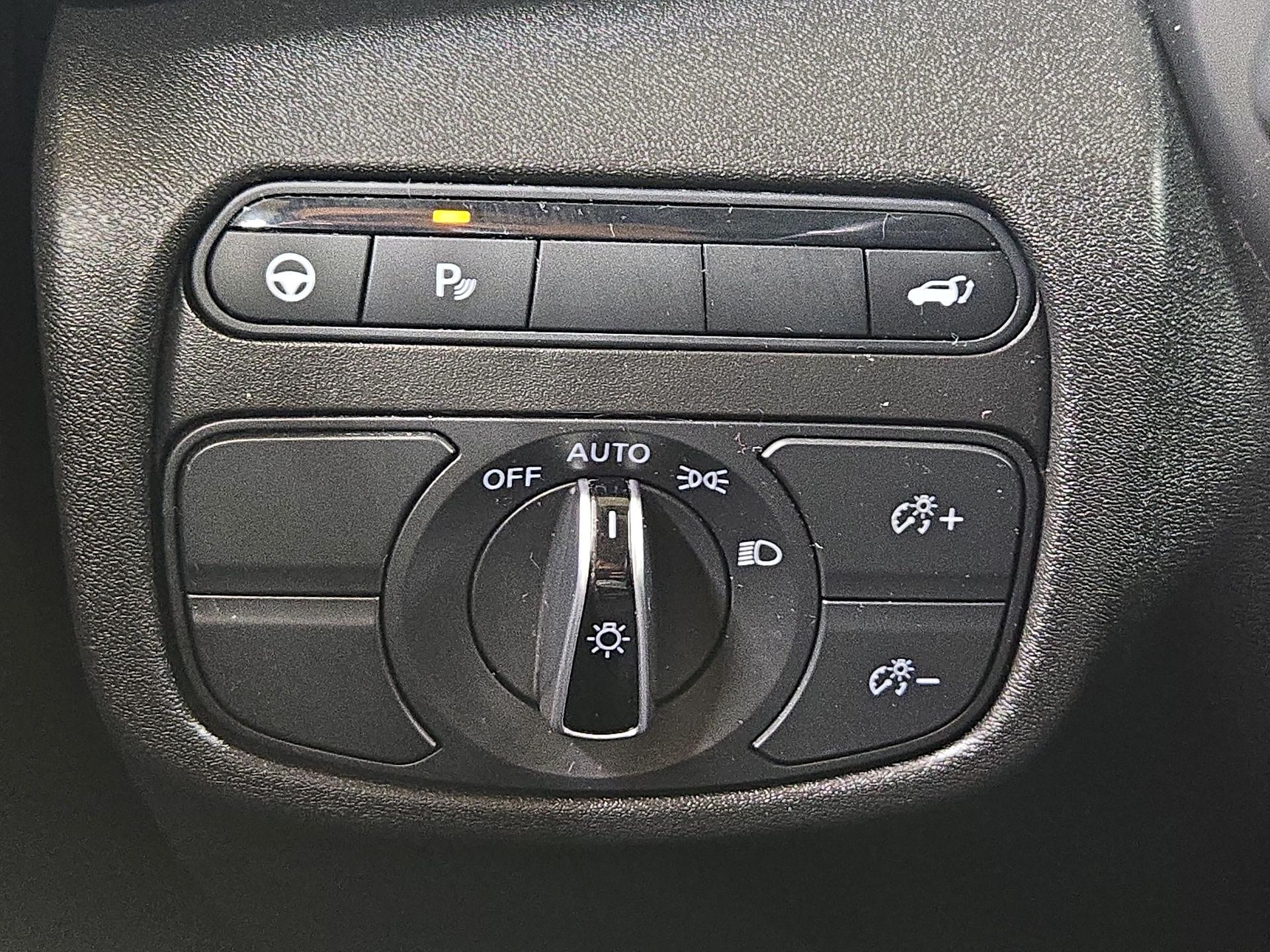 Thumbnail: 2023 INFINITI QX50 - 13