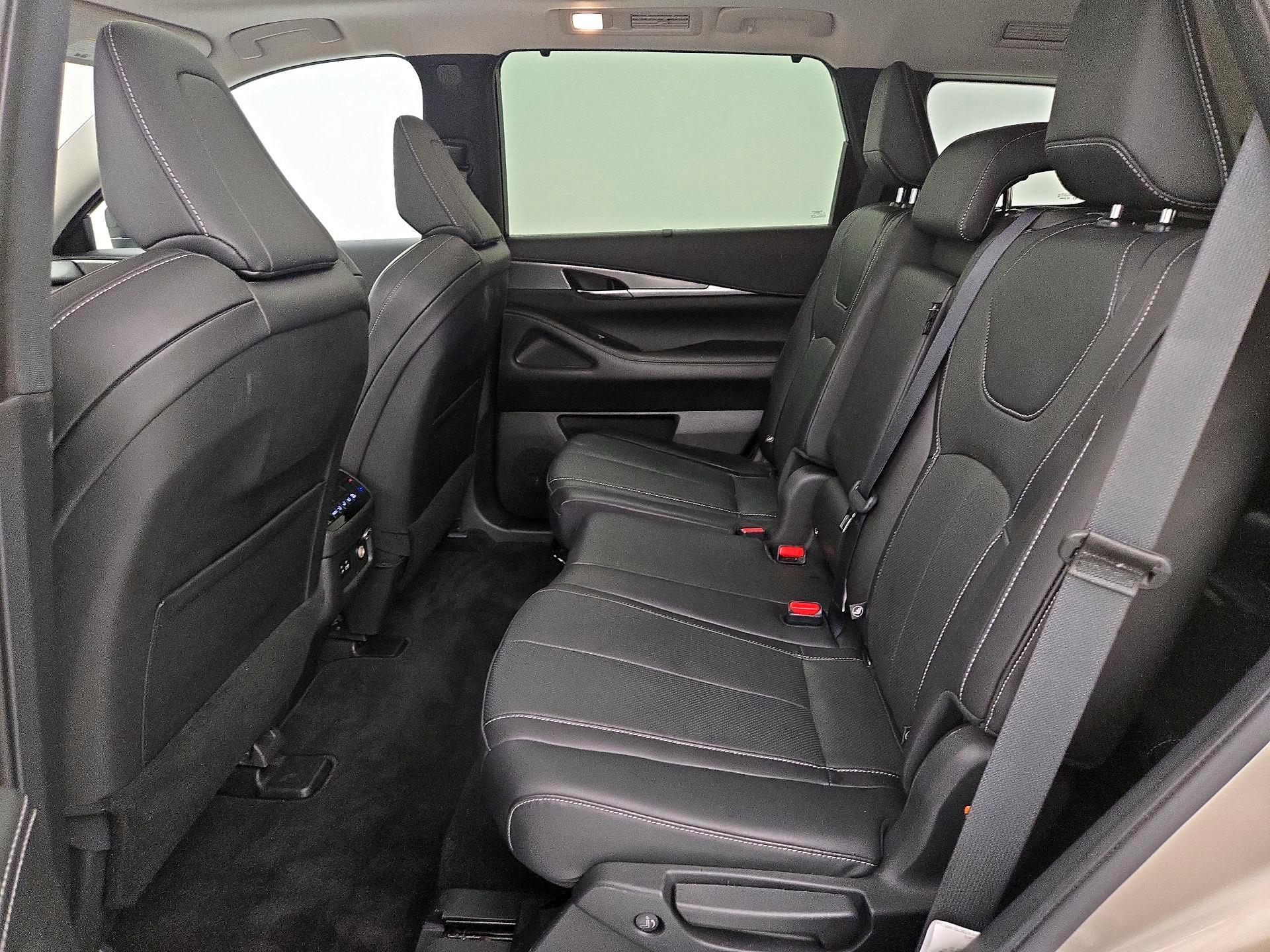 Thumbnail: 2023 INFINITI QX60 - 20