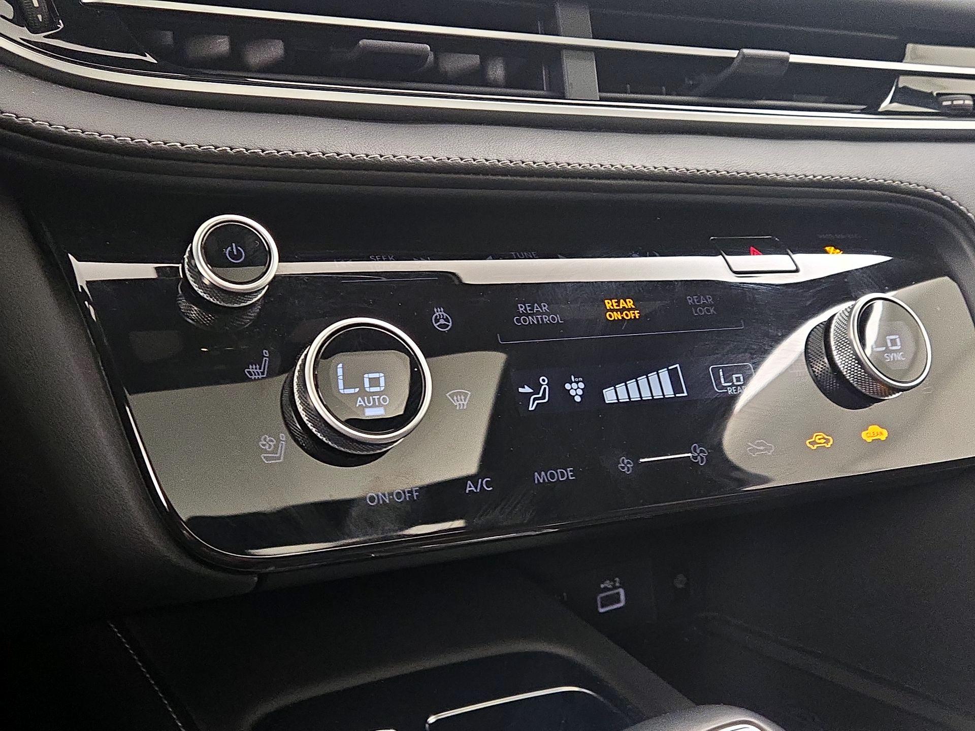 Thumbnail: 2022 INFINITI QX60 - 17