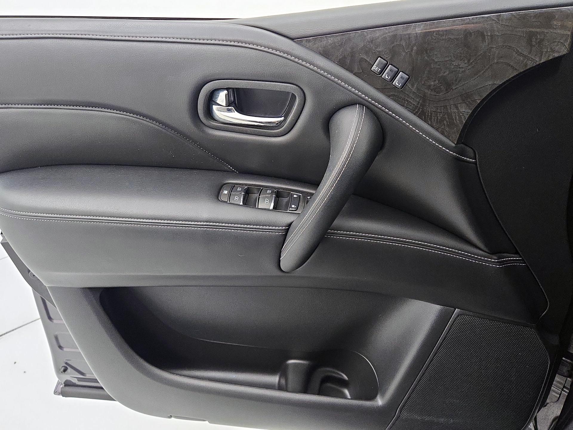 Thumbnail: 2023 INFINITI QX80 - 12