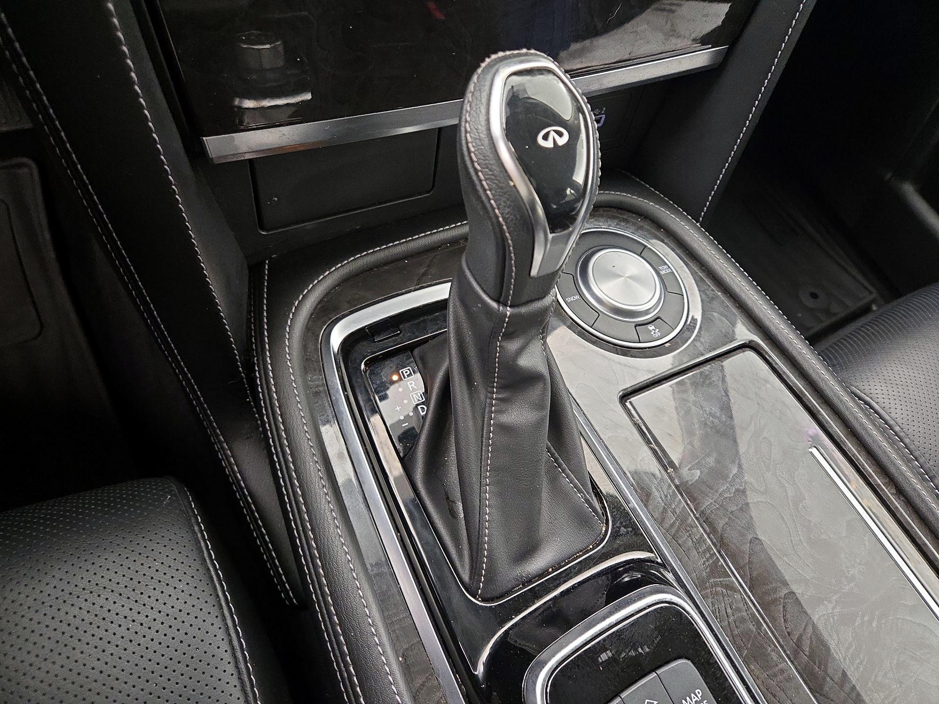 Thumbnail: 2023 INFINITI QX80 - 18