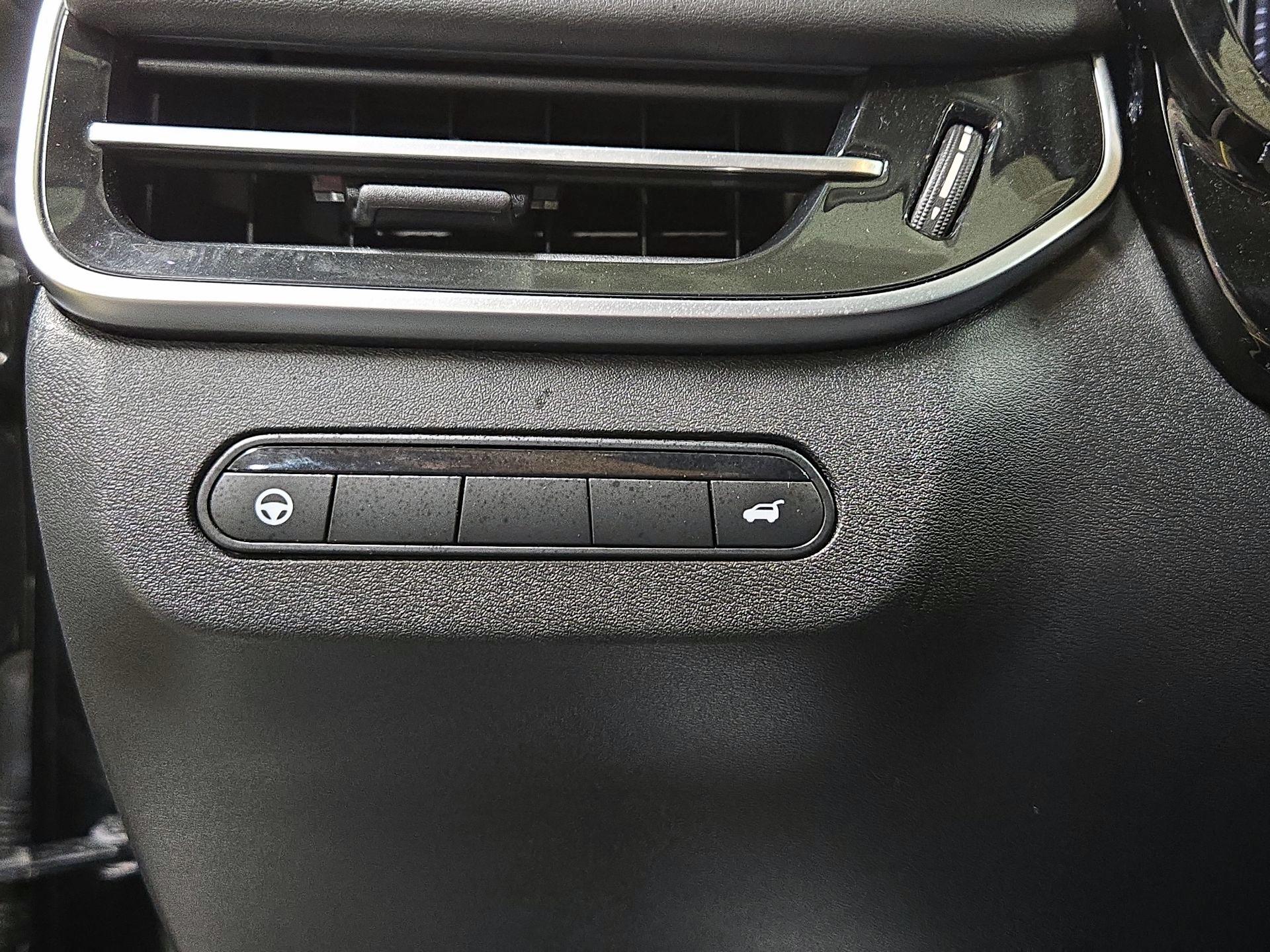 Thumbnail: 2023 INFINITI QX60 - 13