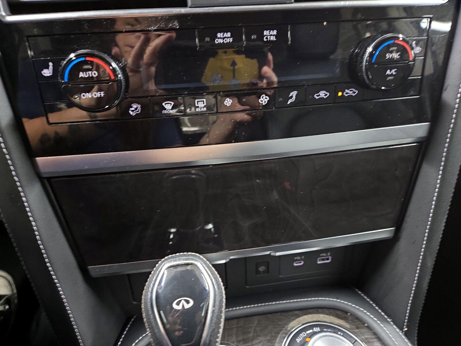 Thumbnail: 2024 INFINITI QX80 - 15