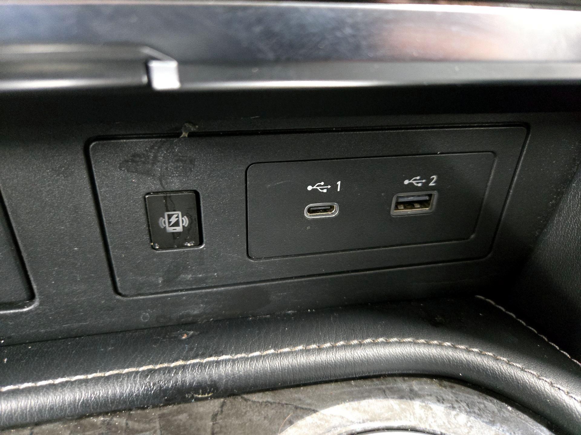 Thumbnail: 2022 INFINITI QX80 - 19