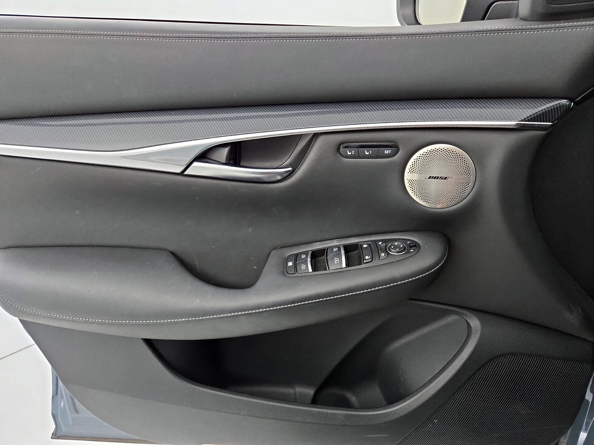 Thumbnail: 2023 INFINITI QX50 - 10