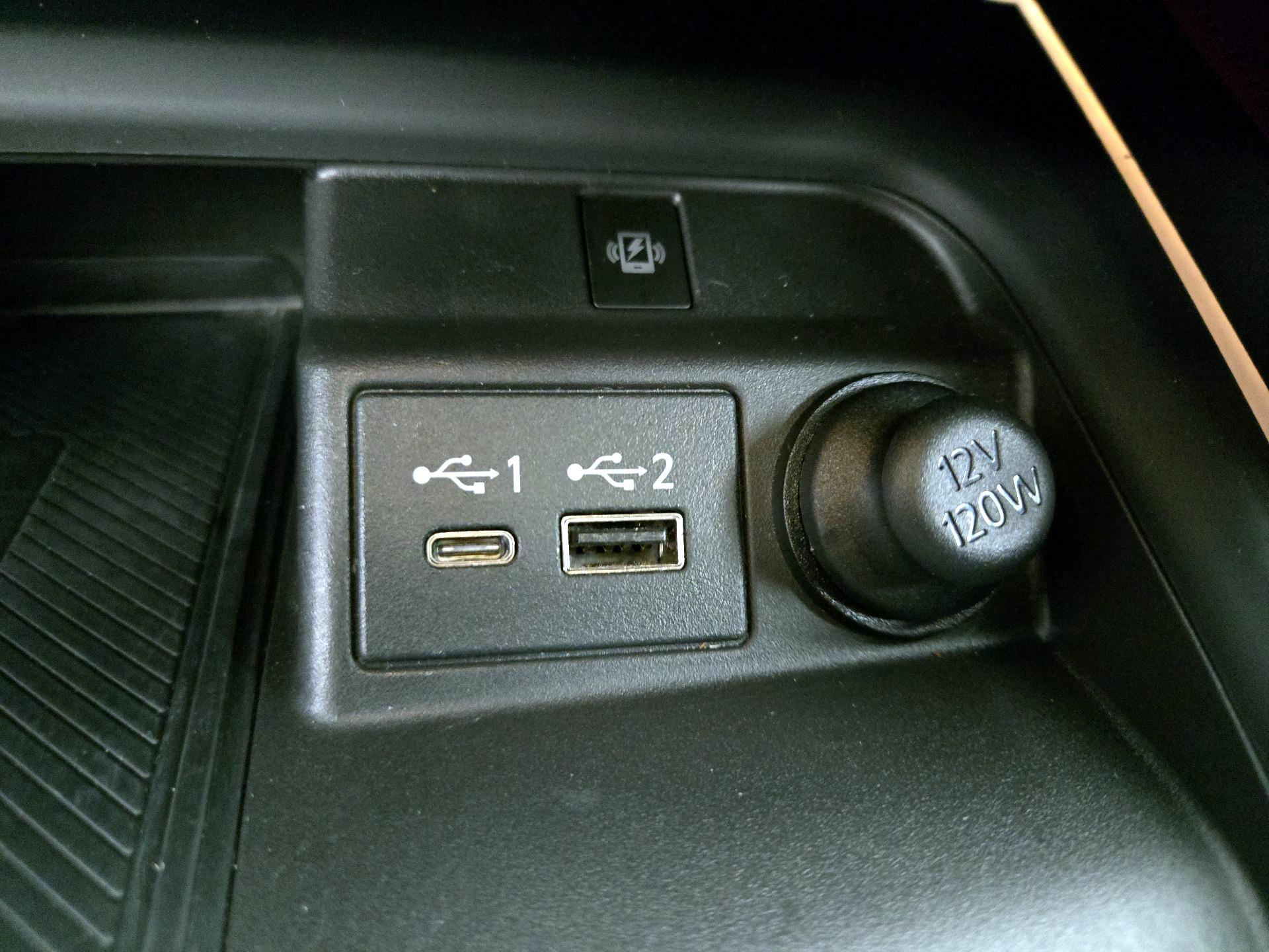 Thumbnail: 2023 INFINITI QX50 - 17