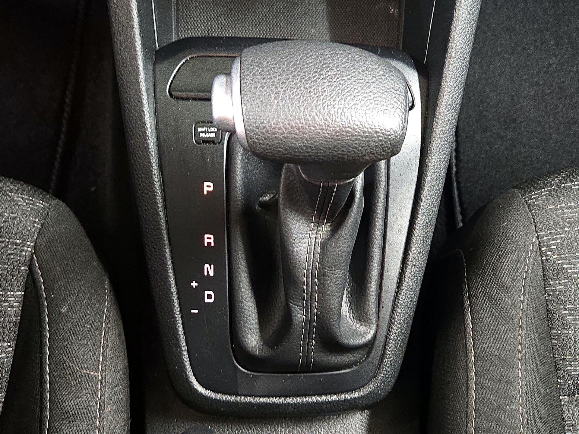 Thumbnail: 2023 Kia Rio - 17