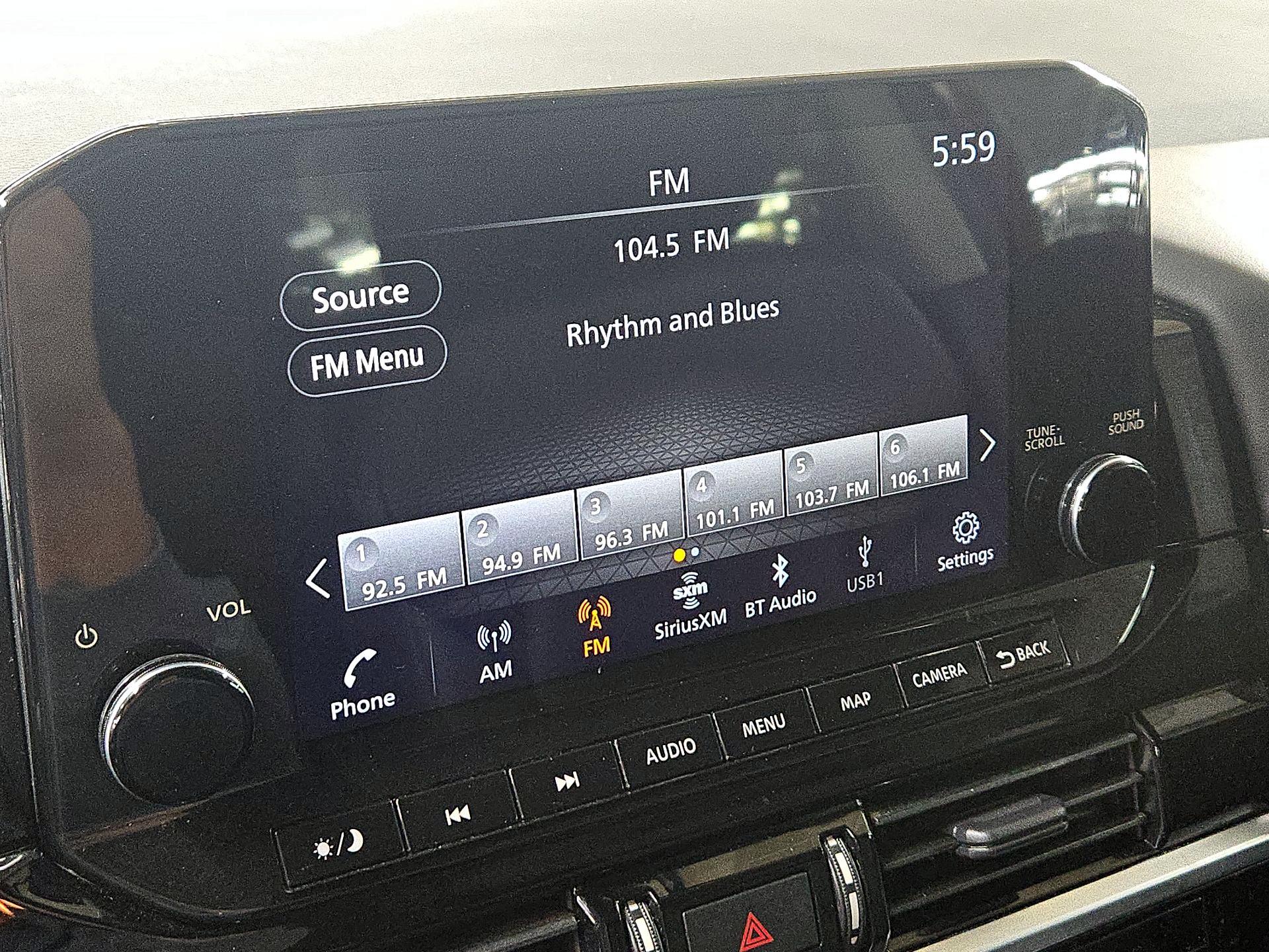 Thumbnail: 2023 Nissan Pathfinder - 16