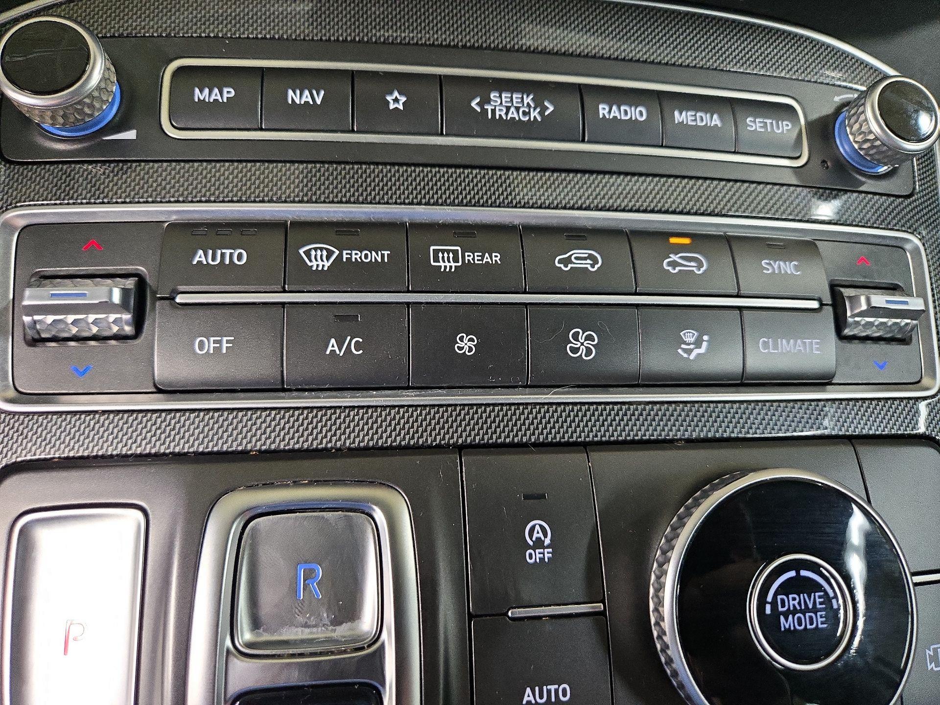 Thumbnail: 2022 Hyundai Santa Fe - 17