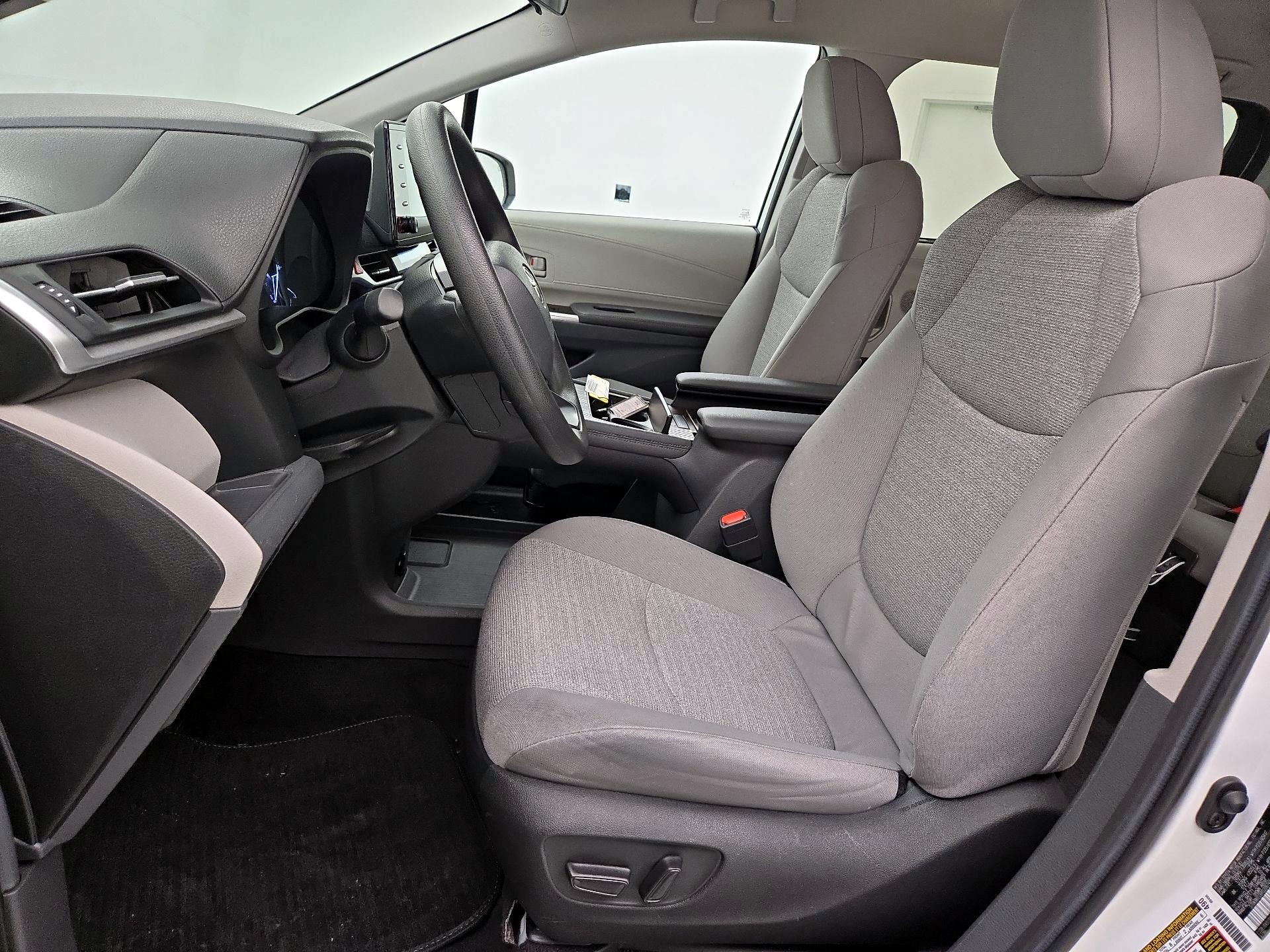 Thumbnail: 2024 Toyota Sienna - 11