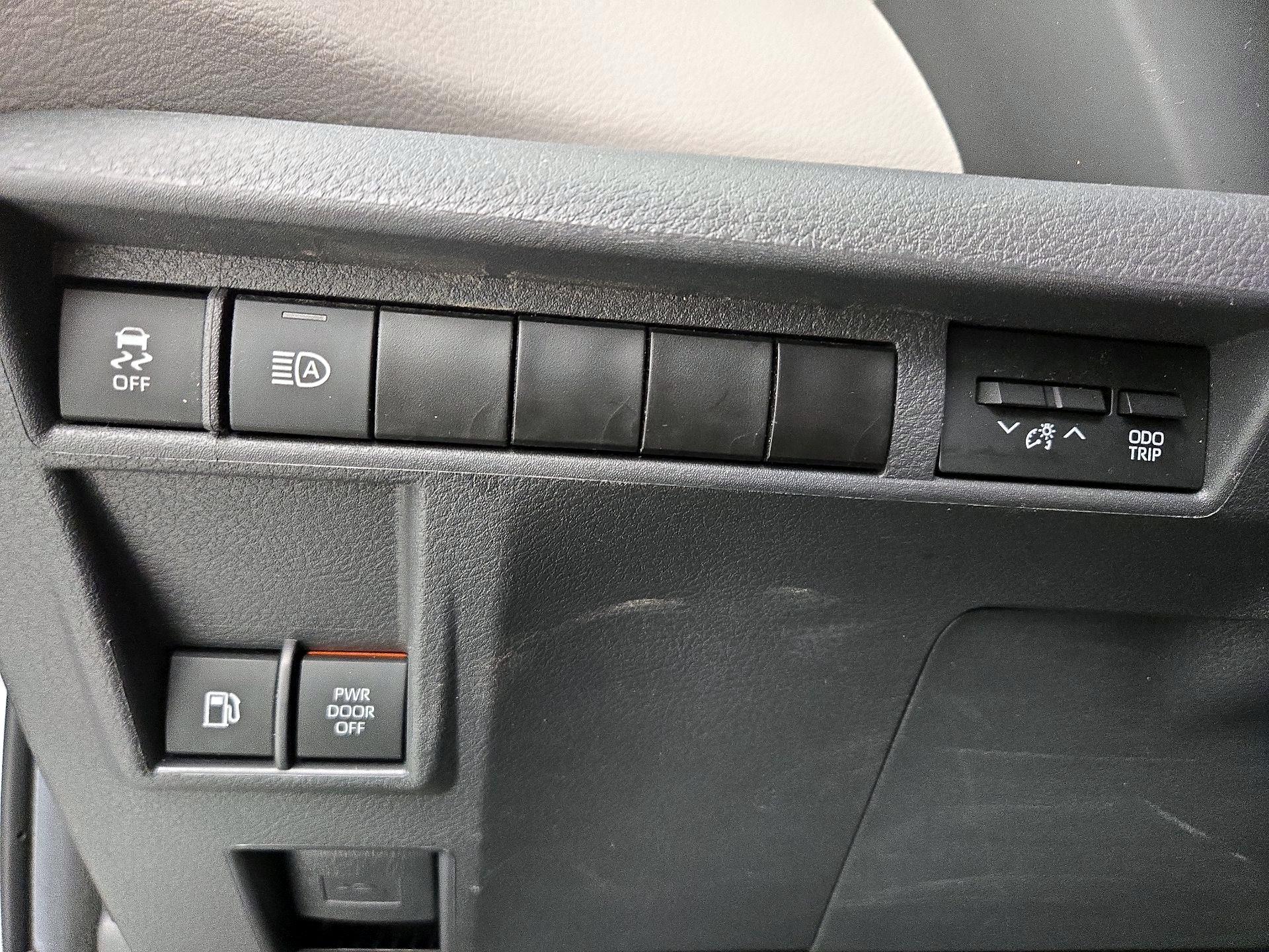 Thumbnail: 2024 Toyota Sienna - 13