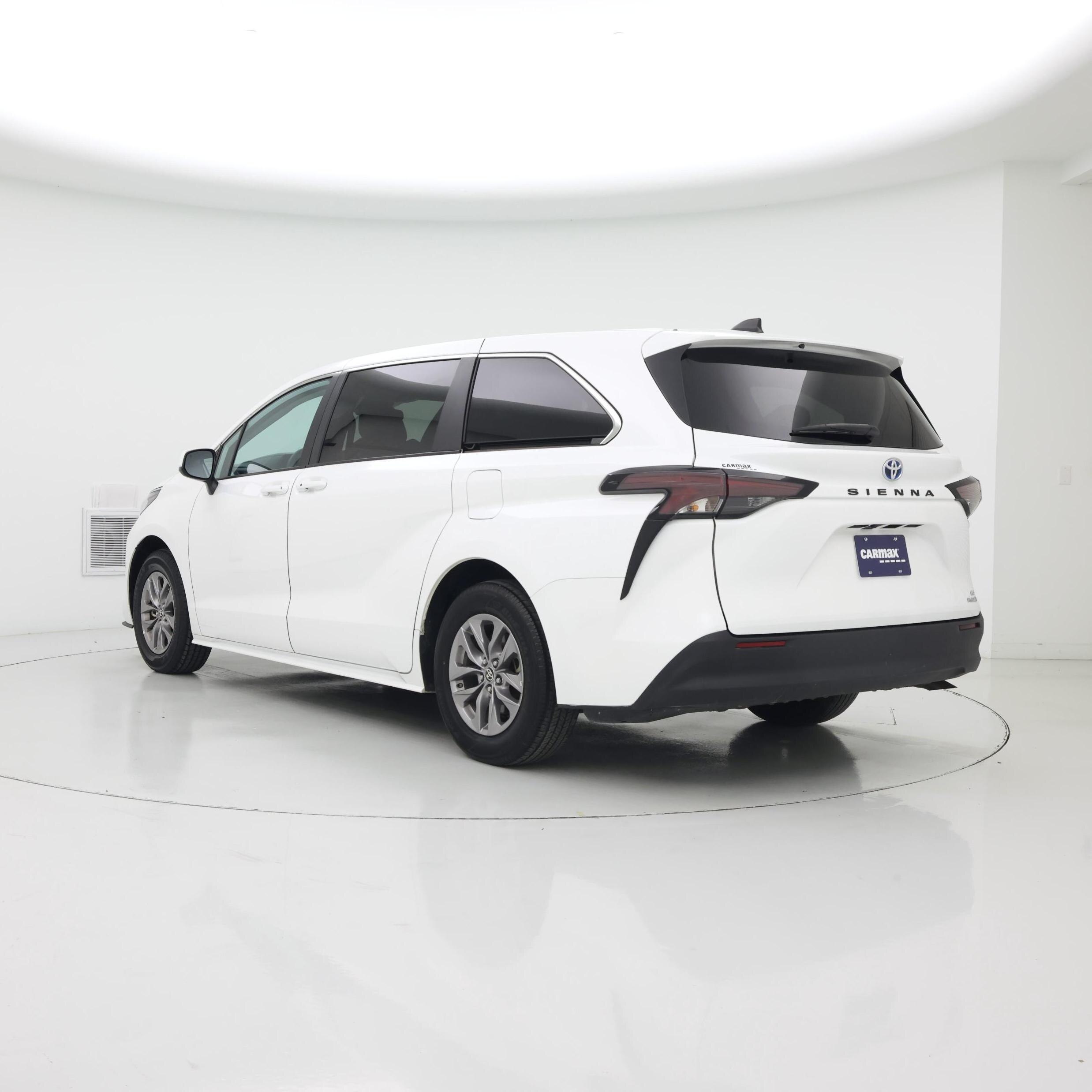 Thumbnail: 2024 Toyota Sienna - 2