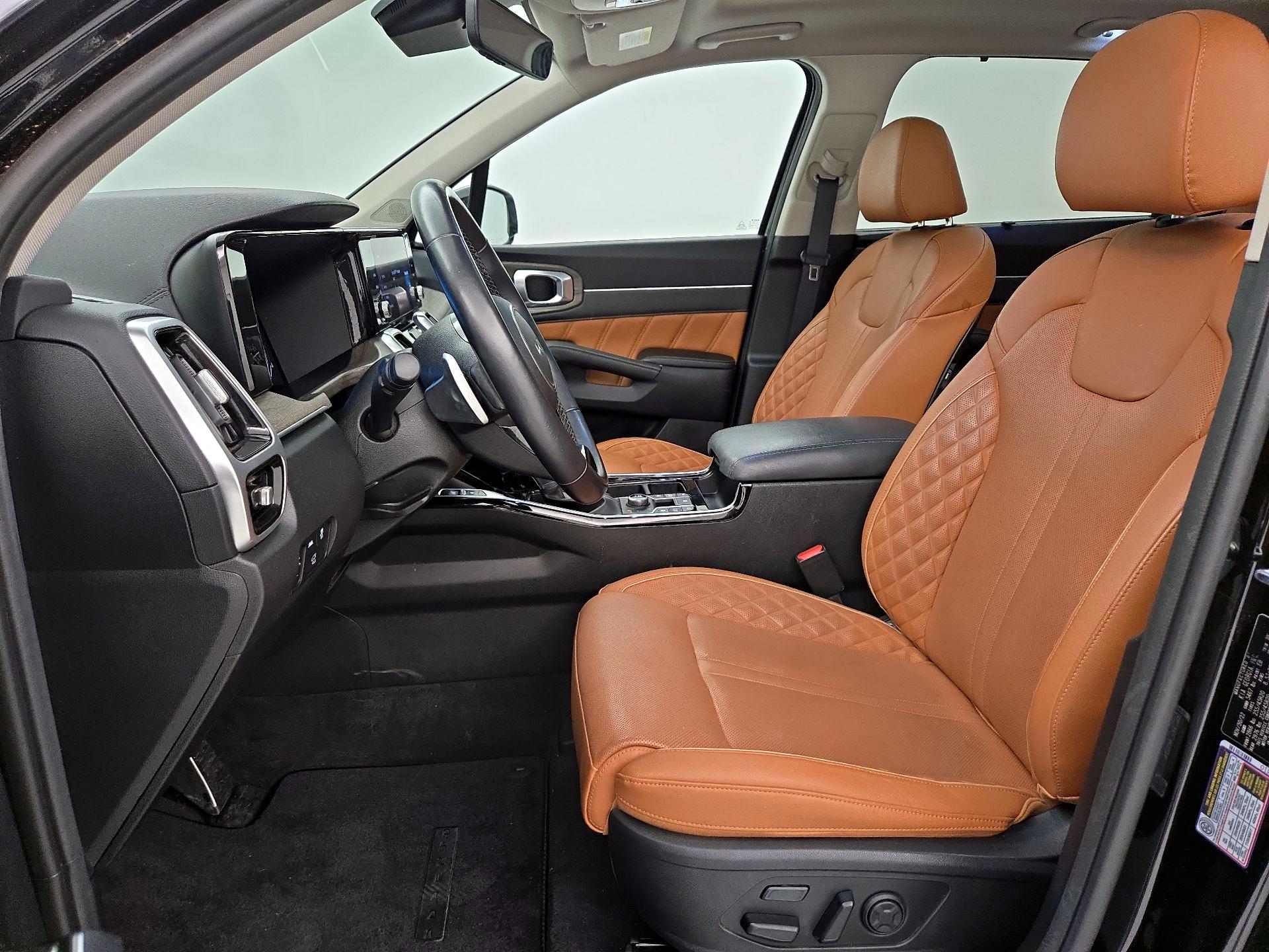 Thumbnail: 2023 Kia Sorento - 11