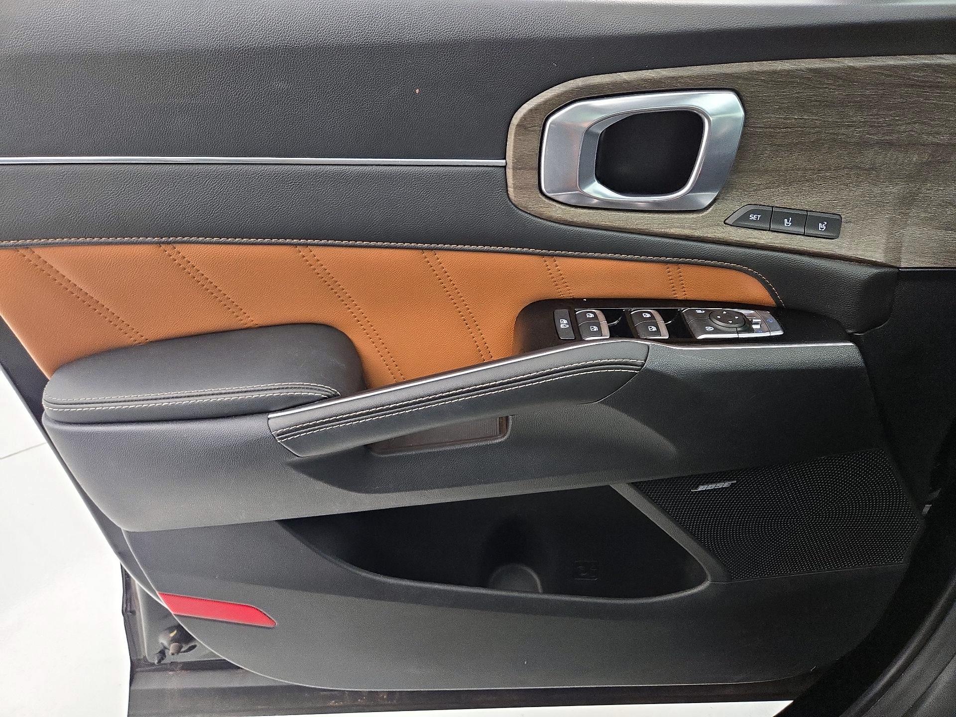 Thumbnail: 2023 Kia Sorento - 12